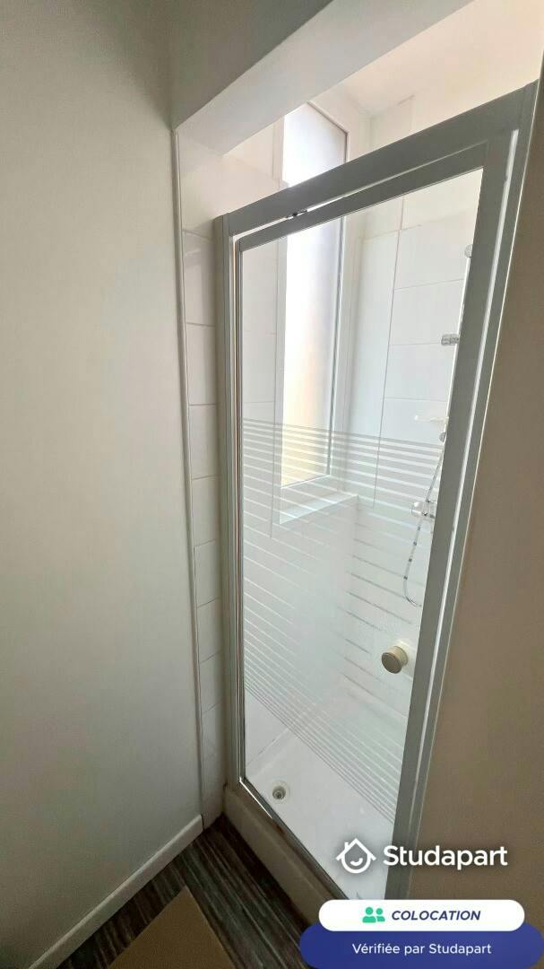 Private room for rent on Rue du Faubourg des Postes, Lille - Vue 5