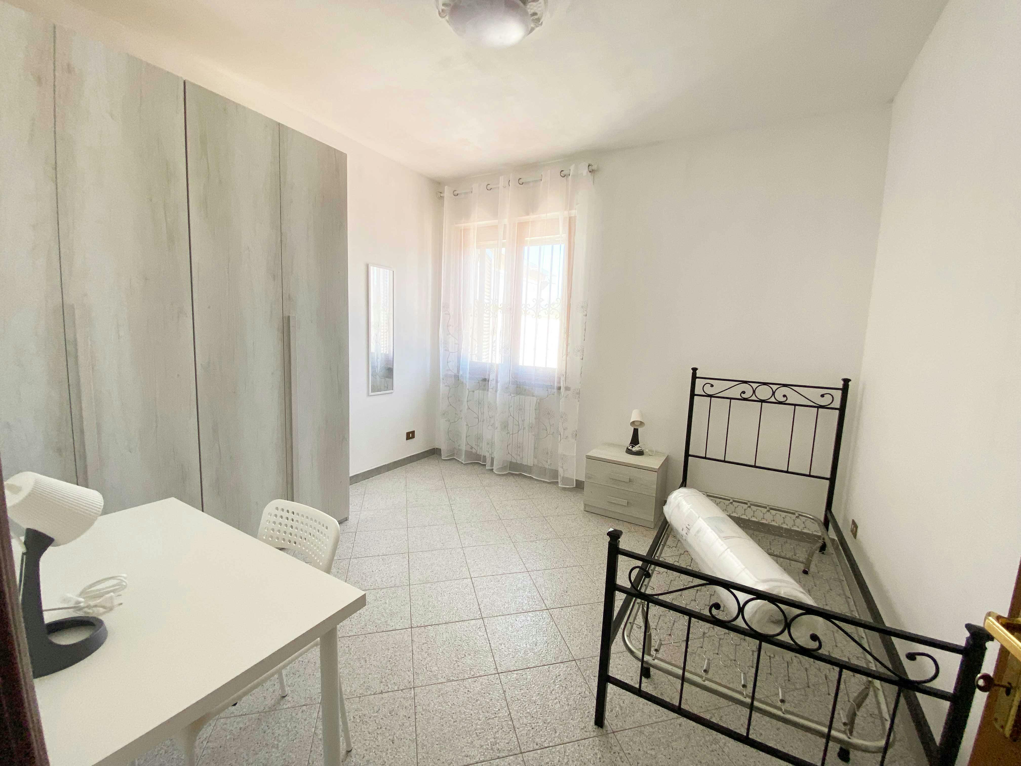 Private room in Via Emilia, Pisa (1717305) room image 2