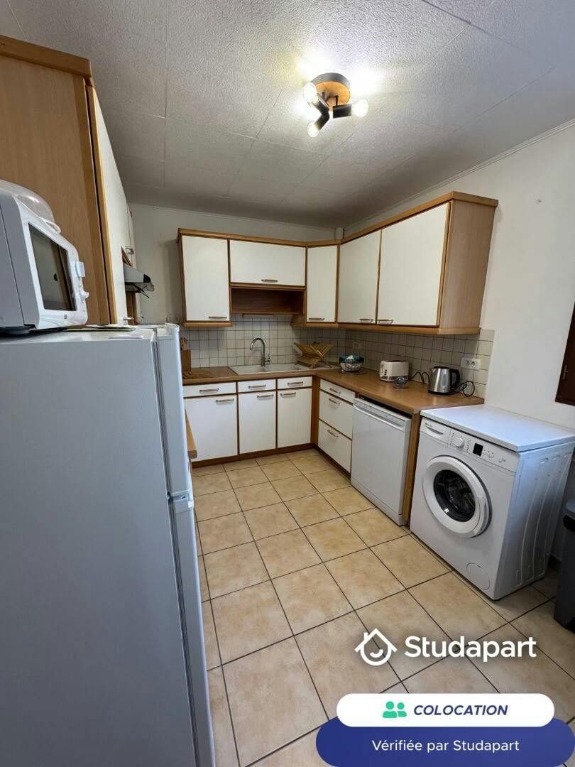 Private room for rent on Rue Etienne Bacquié, Toulouse - Plus