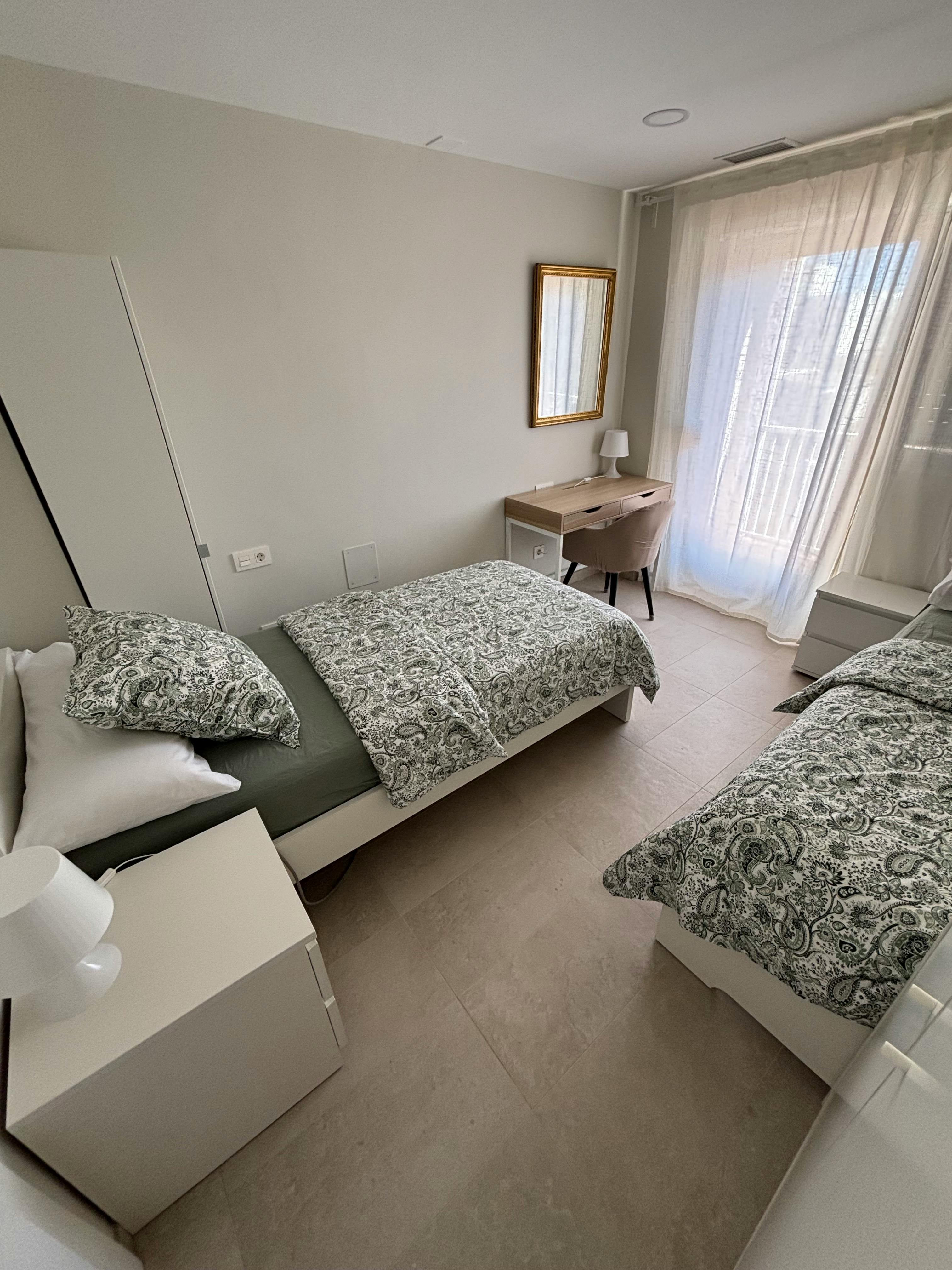 Shared room for rent for €600 per month in Cartagena, Calle Puentedeume