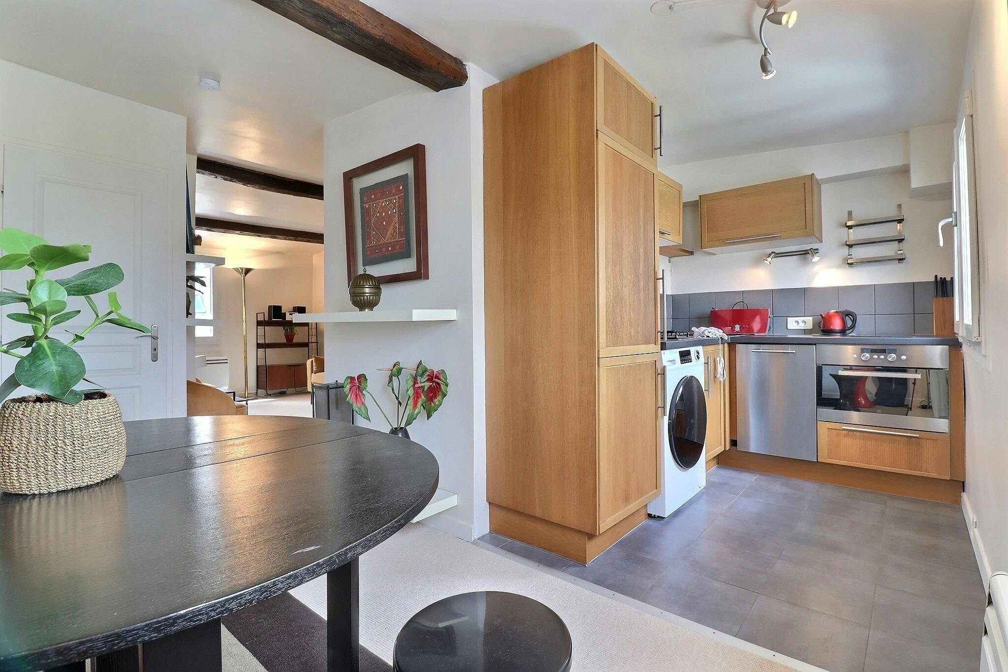 1-Bedroom Apartment in Rue Saint-Lazare, Paris (1717729) room image 2
