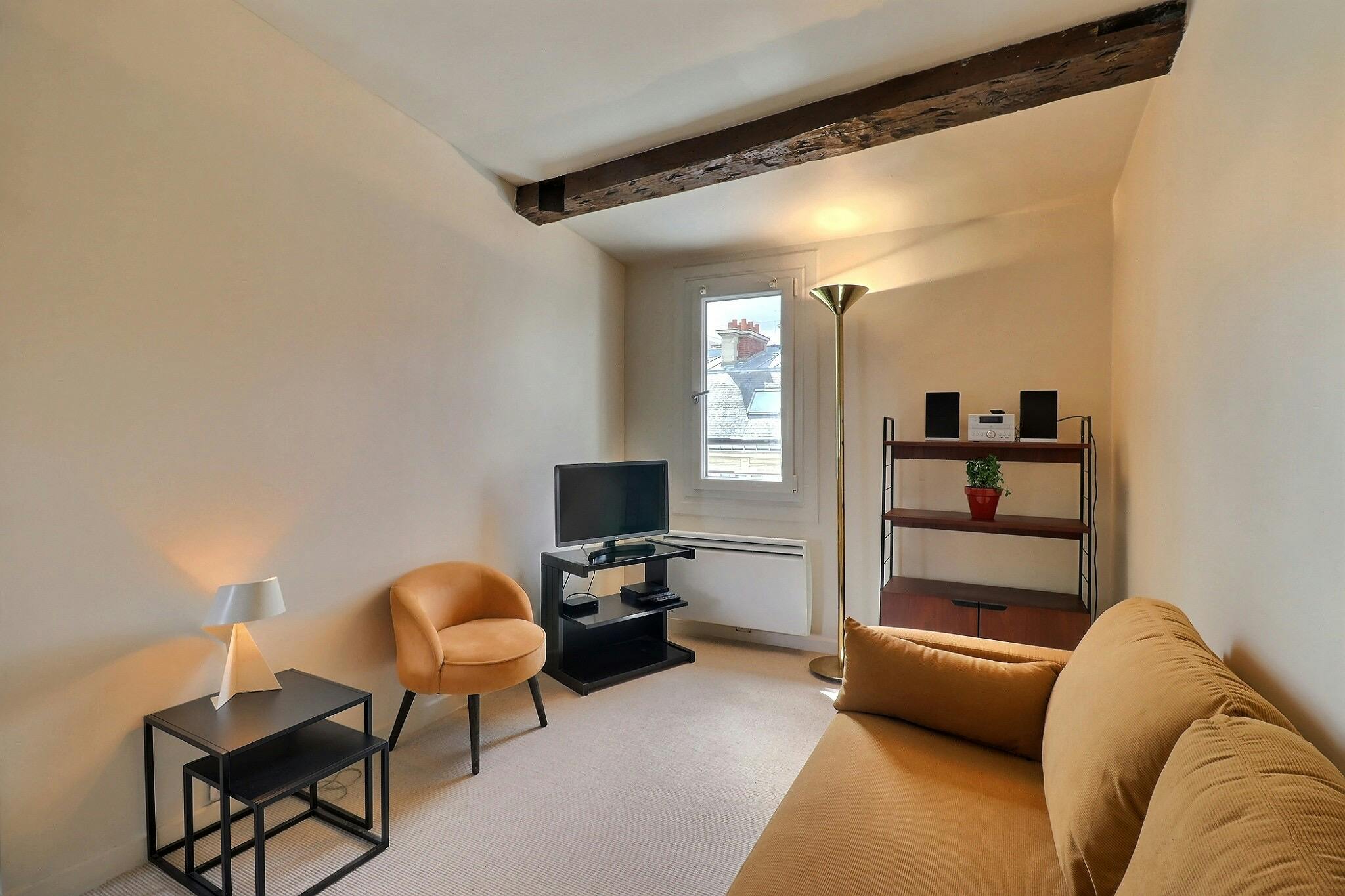 1-Bedroom Apartment in Rue Saint-Lazare, Paris (1717729) room image 1