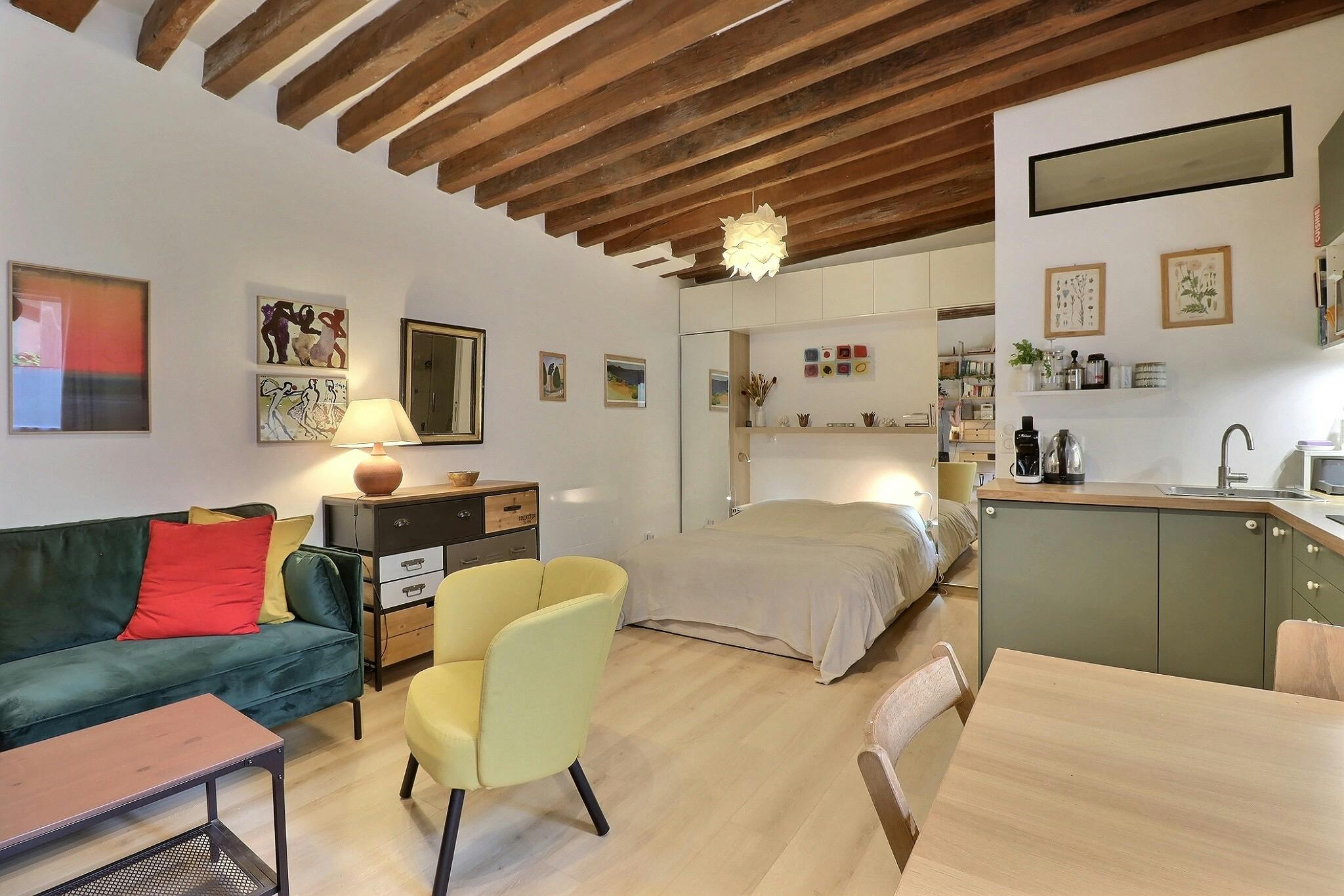 Rue de Montreuil, Paris preview