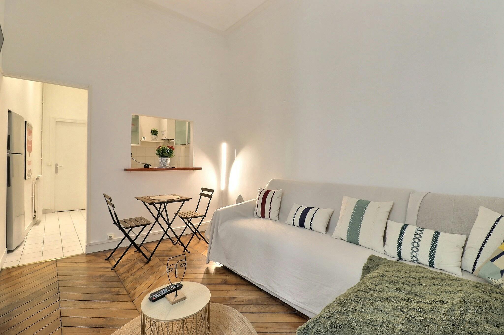 1-Bedroom Apartment in Rue Ruhmkorff, Paris (1717737) ROOM 2