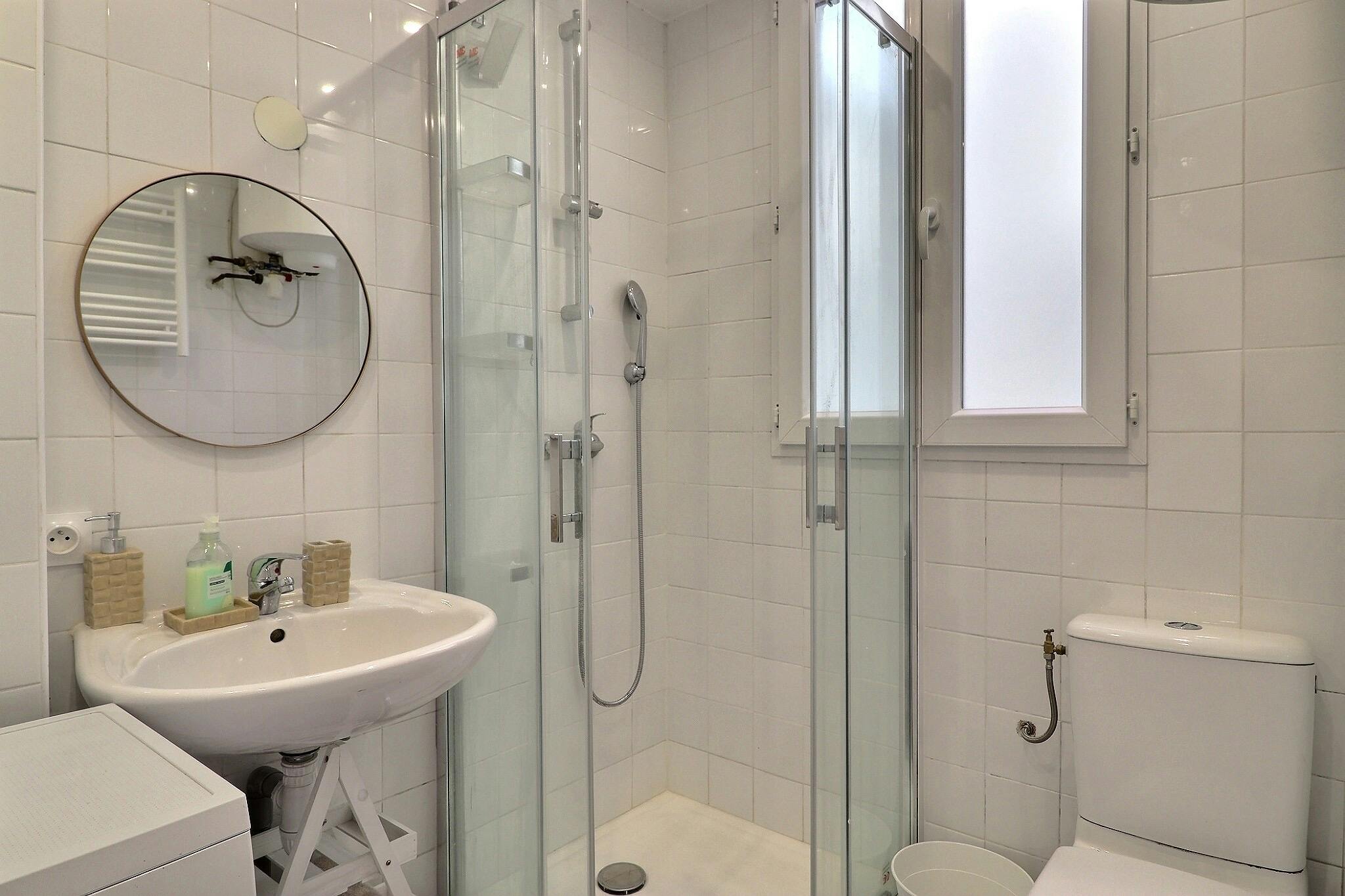 1-Bedroom Apartment in Rue de Montreuil, Vincennes (1717738) room image 10