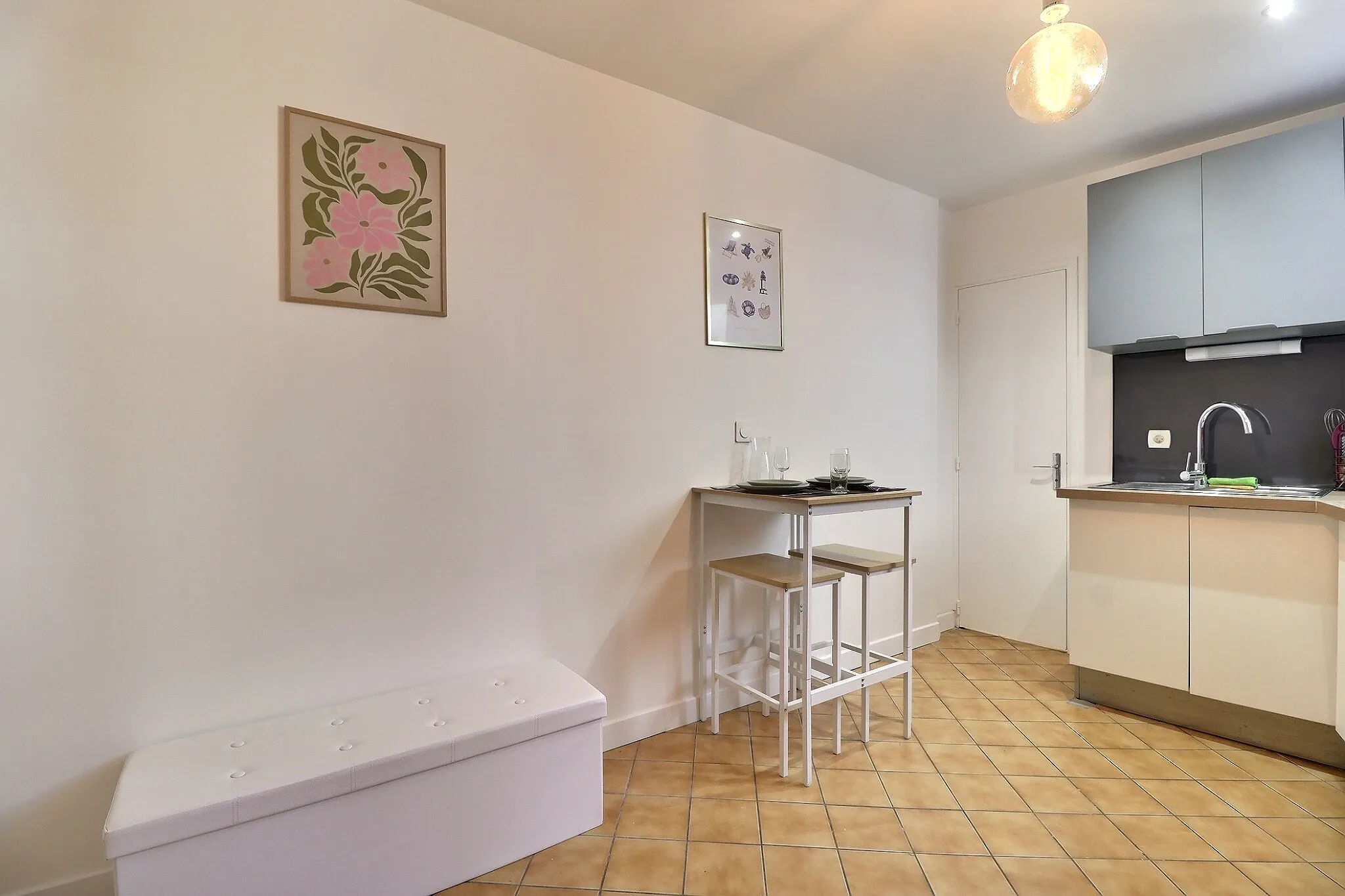 1-Bedroom Apartment in Rue de Montreuil, Vincennes (1717738) ROOM 2