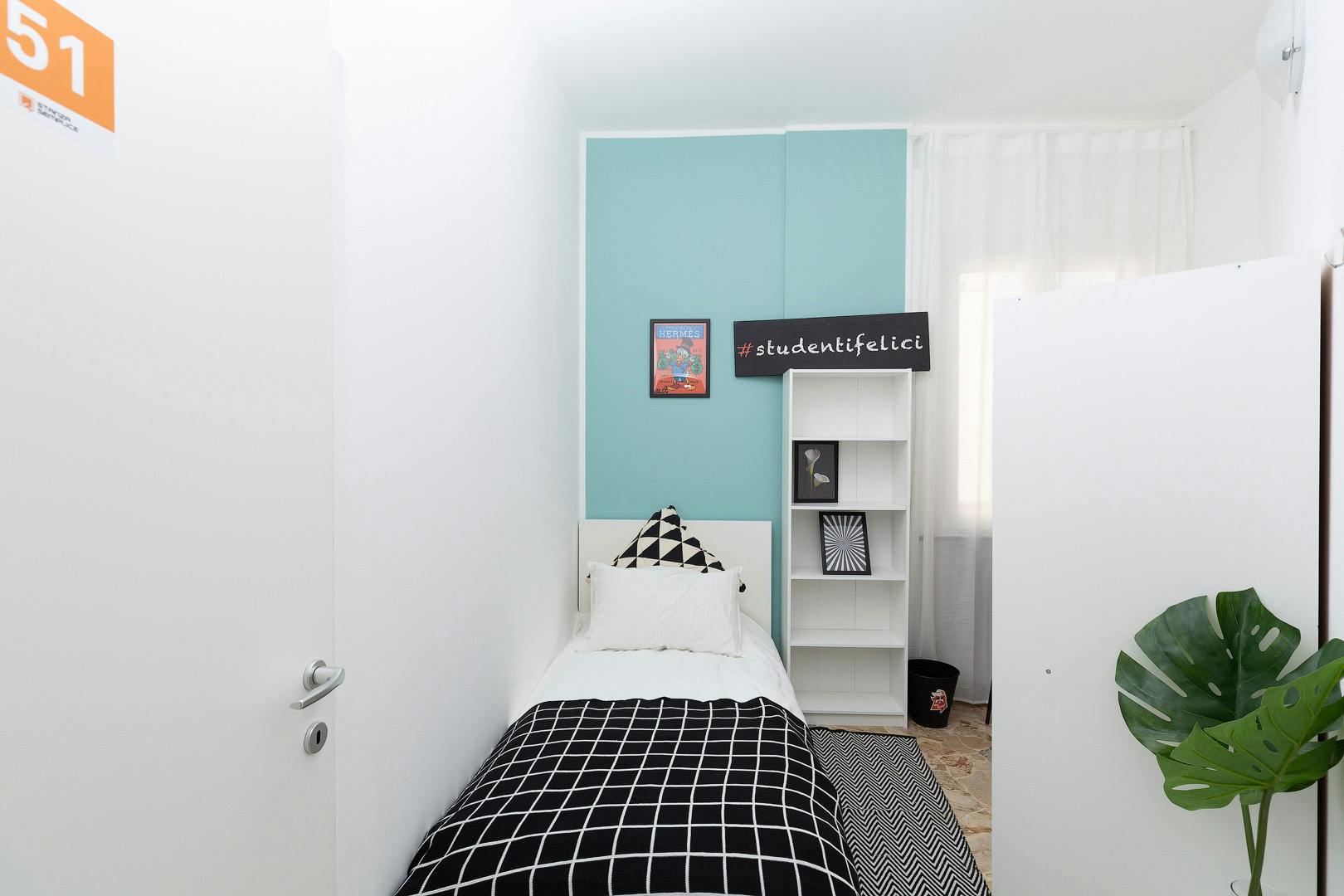 Private room in Corso d'Augusto, Rimini (1717828) room image 1