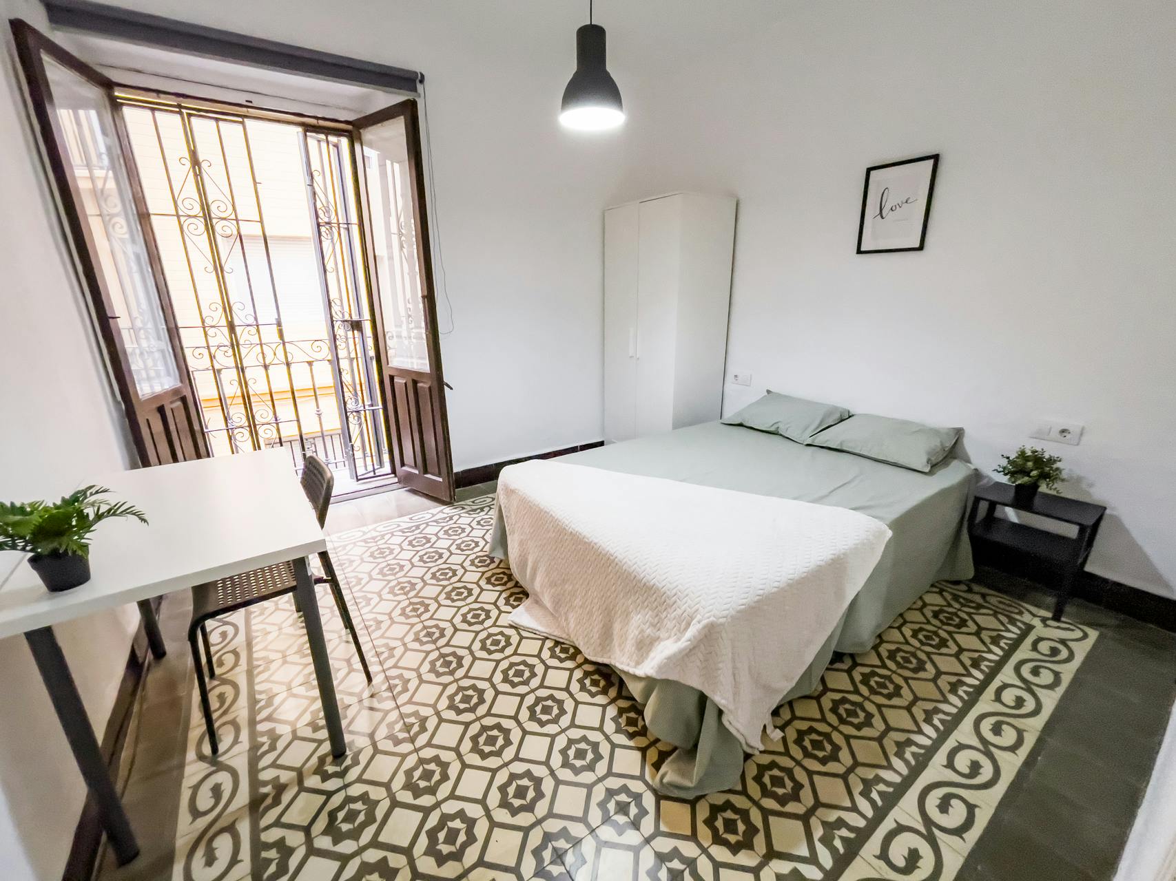 Calle Bustos Tavera, Sevilla preview