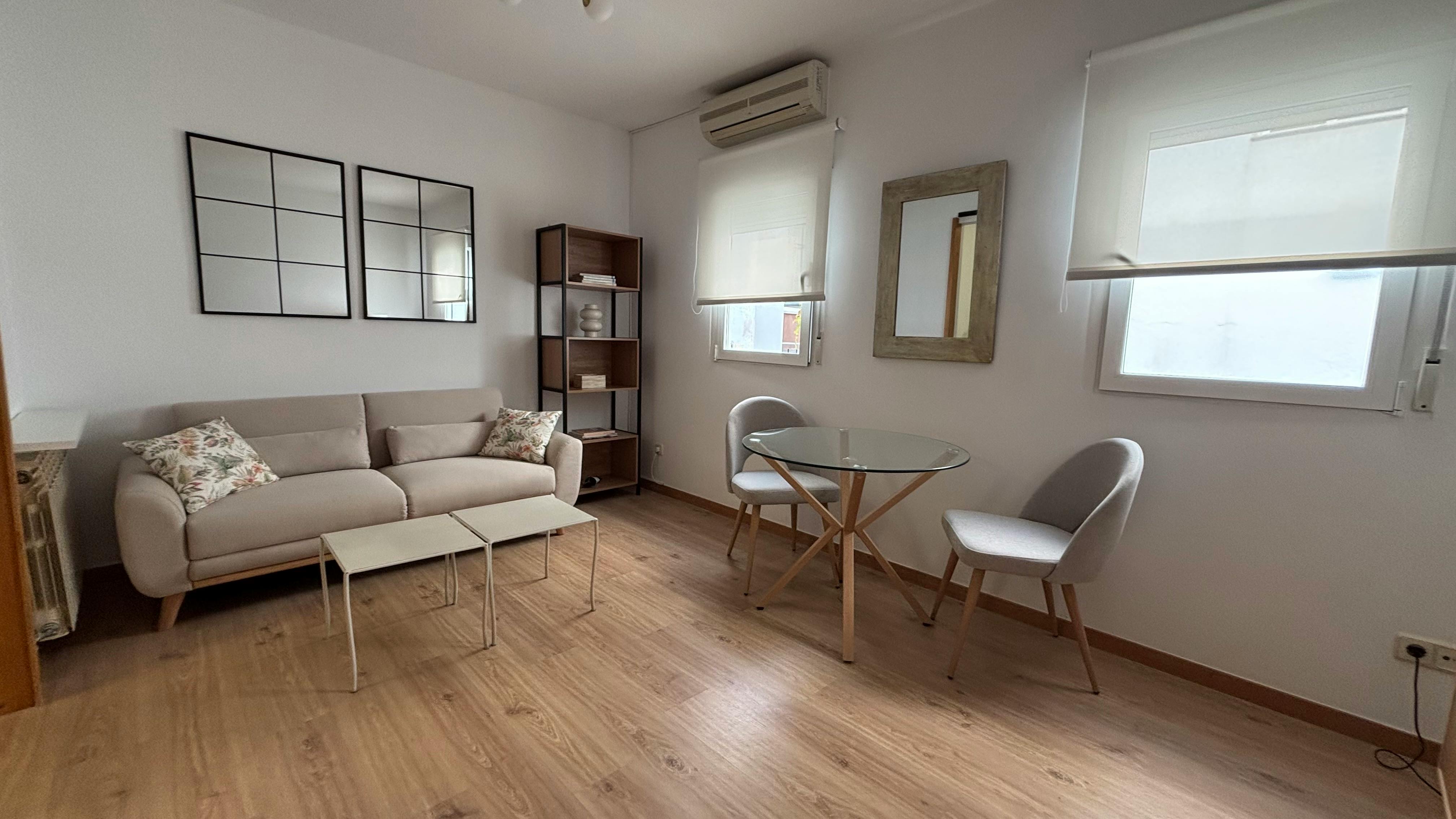 Apartament de închiriat pentru 1.600 EUR pe lună în Madrid, Calle del General Díaz Porlier