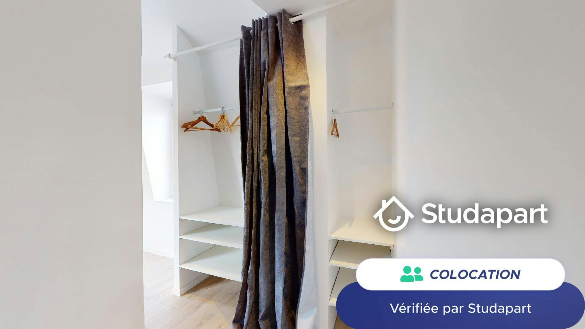 Private room for rent on Rue des Dondaines, Lille - Vue 5