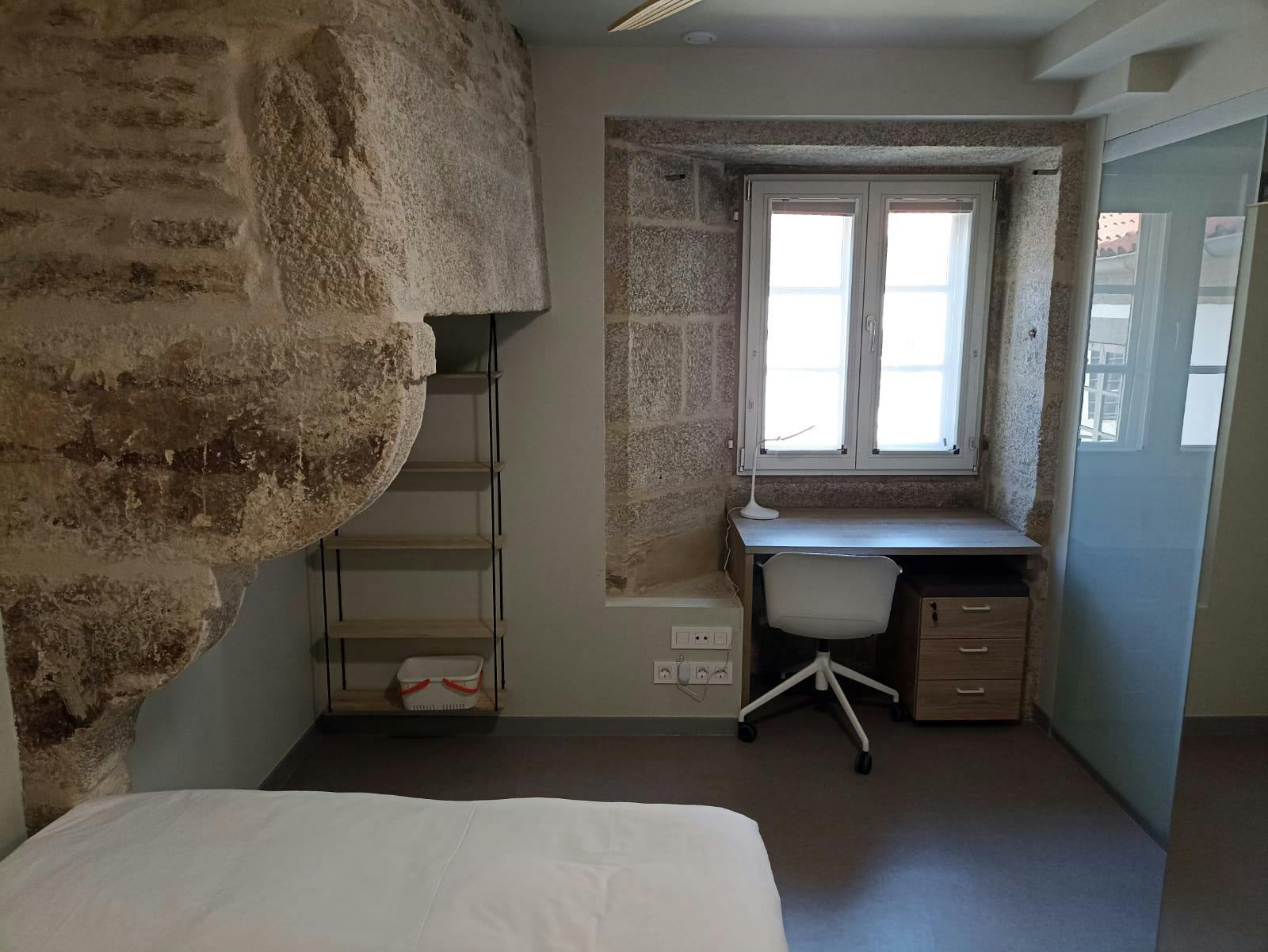 Private room for rent for €1,200 per month in Santiago de Compostela, Plaza de San Martiño