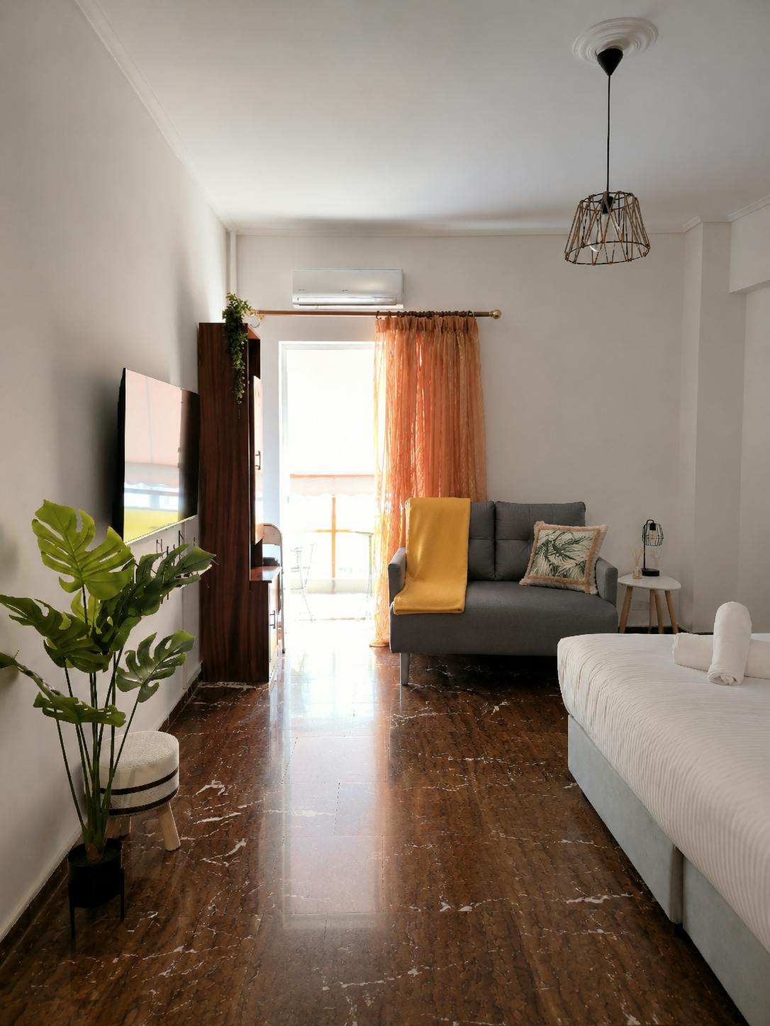 Apartment for rent for €1,400 per month in Athina, Michail Voda