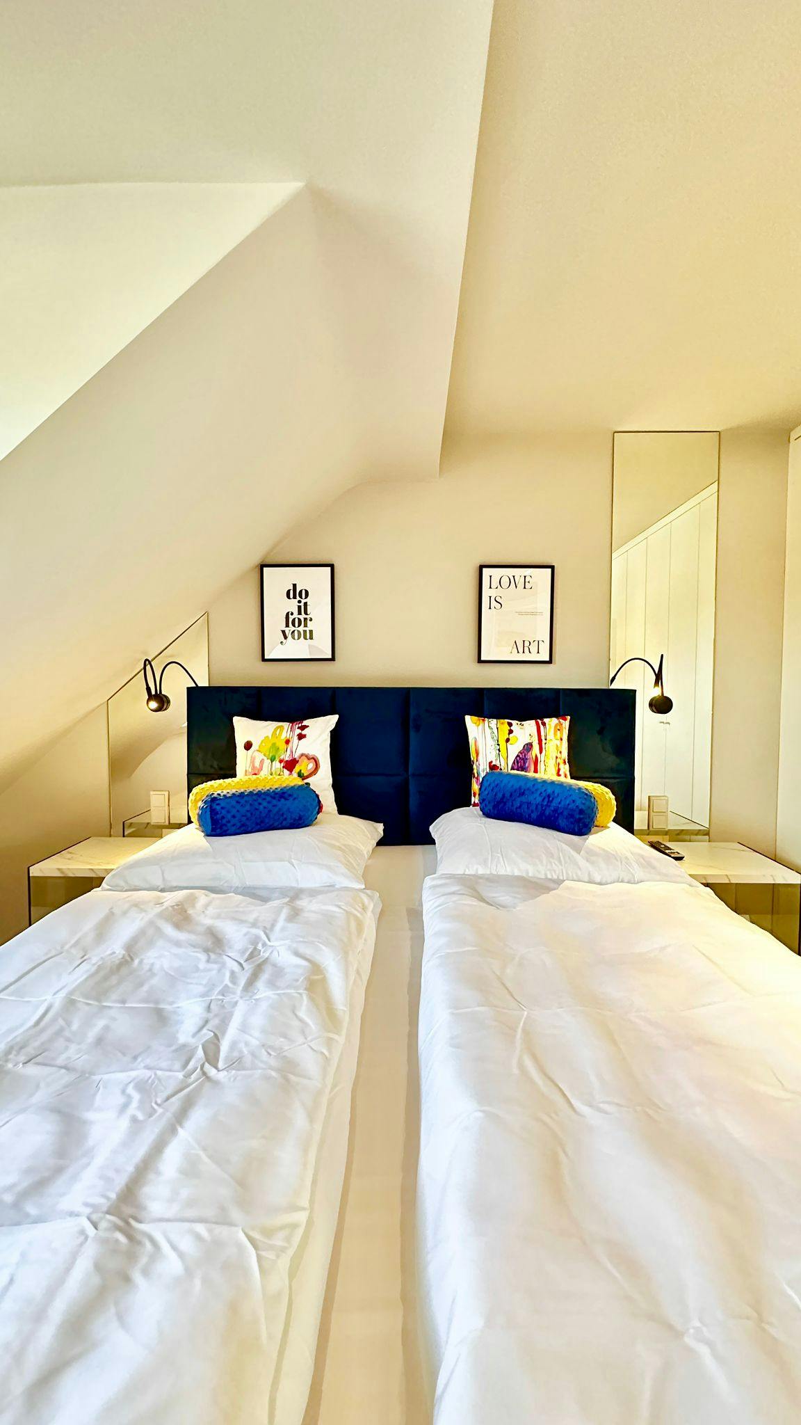 Квартира за оренду для 1 890 EUR на місяць у Düsseldorf, Oberbilker Allee