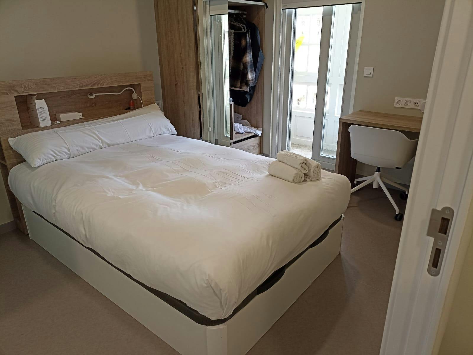 Private room for rent for €1,200 per month in Santiago de Compostela, Plaza de San Martiño