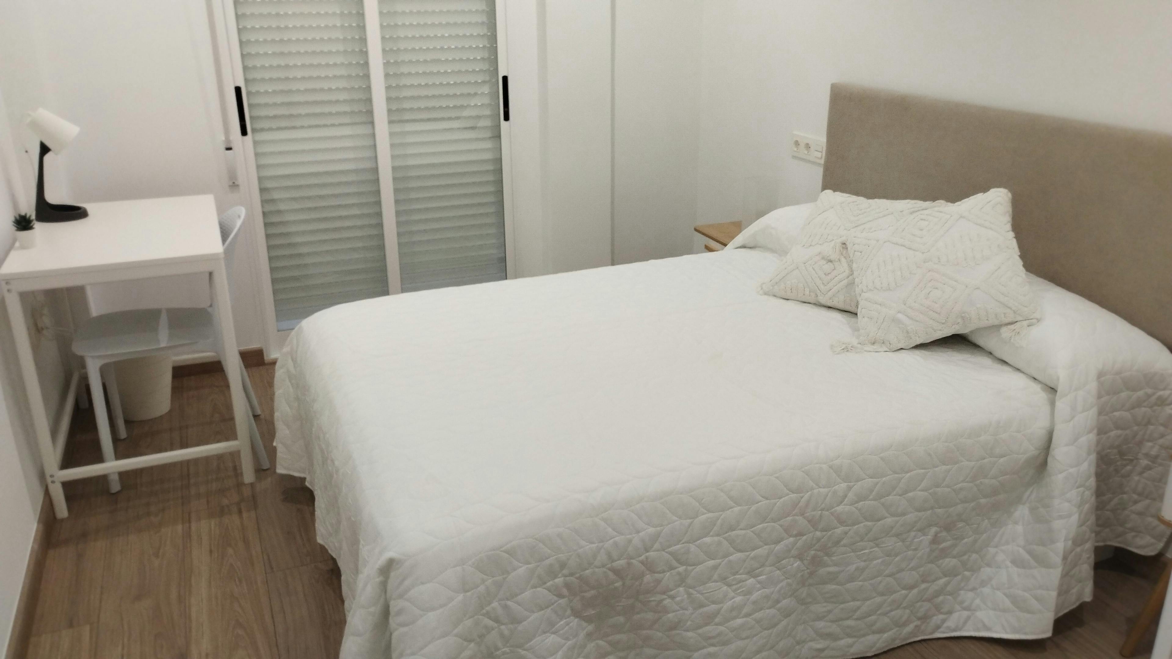 Habitación privada en alquiler por 400 € al mes en Elche, Carrer Gabriel y Galán