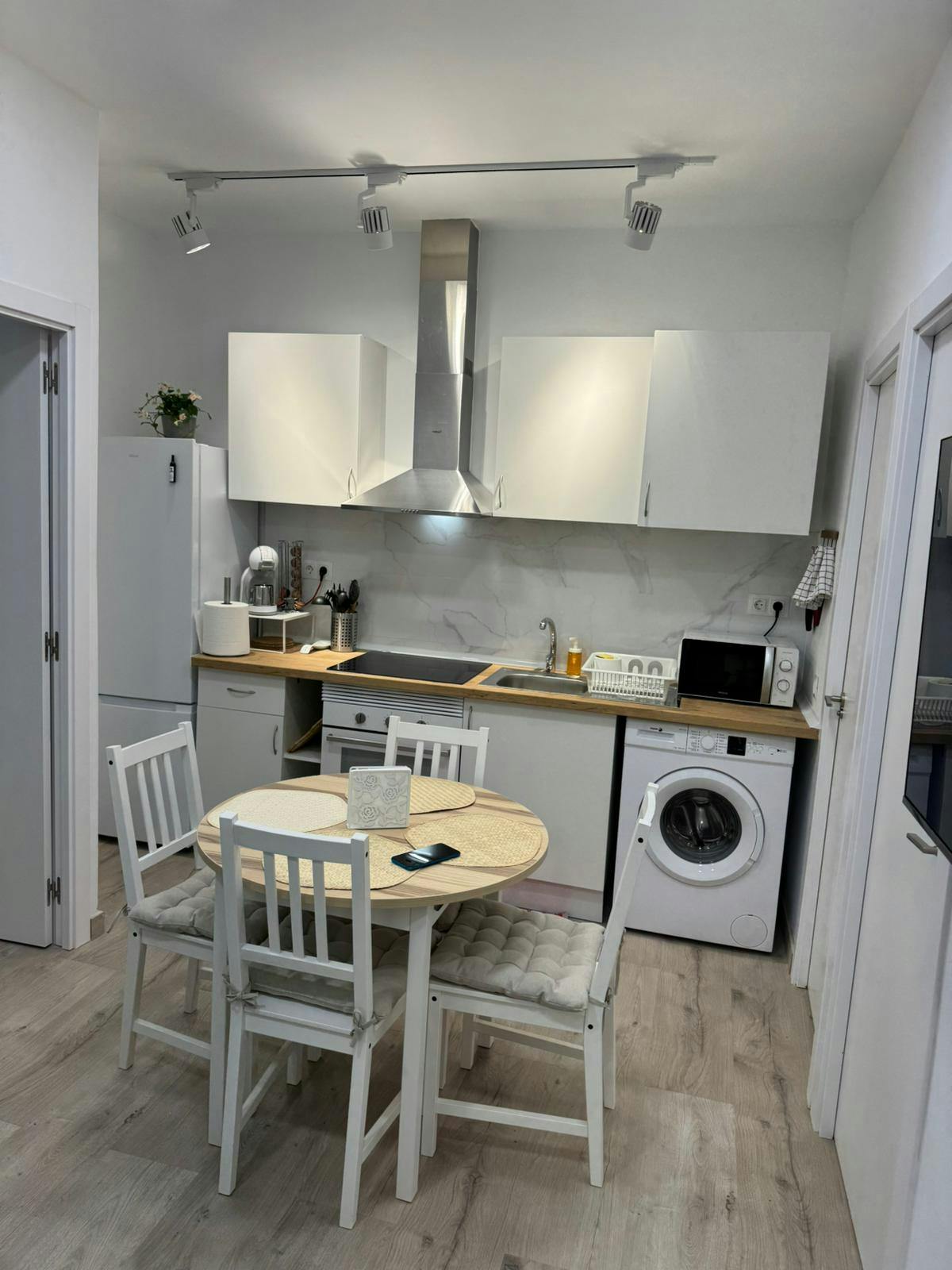 Shared room in Calle del General Lacy, Madrid (1718211) COMMON_AREA