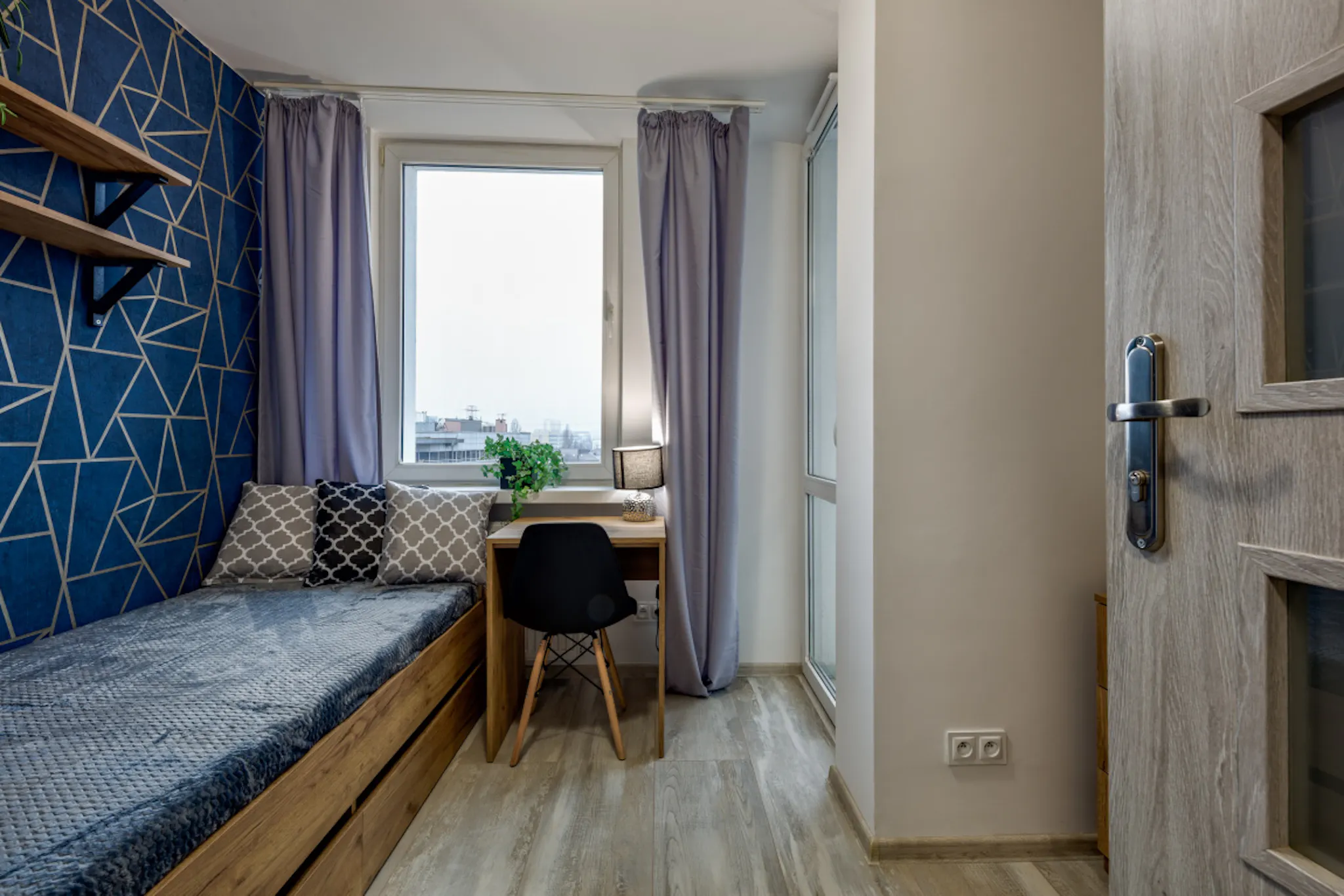 Ostrobramska, Warsaw preview