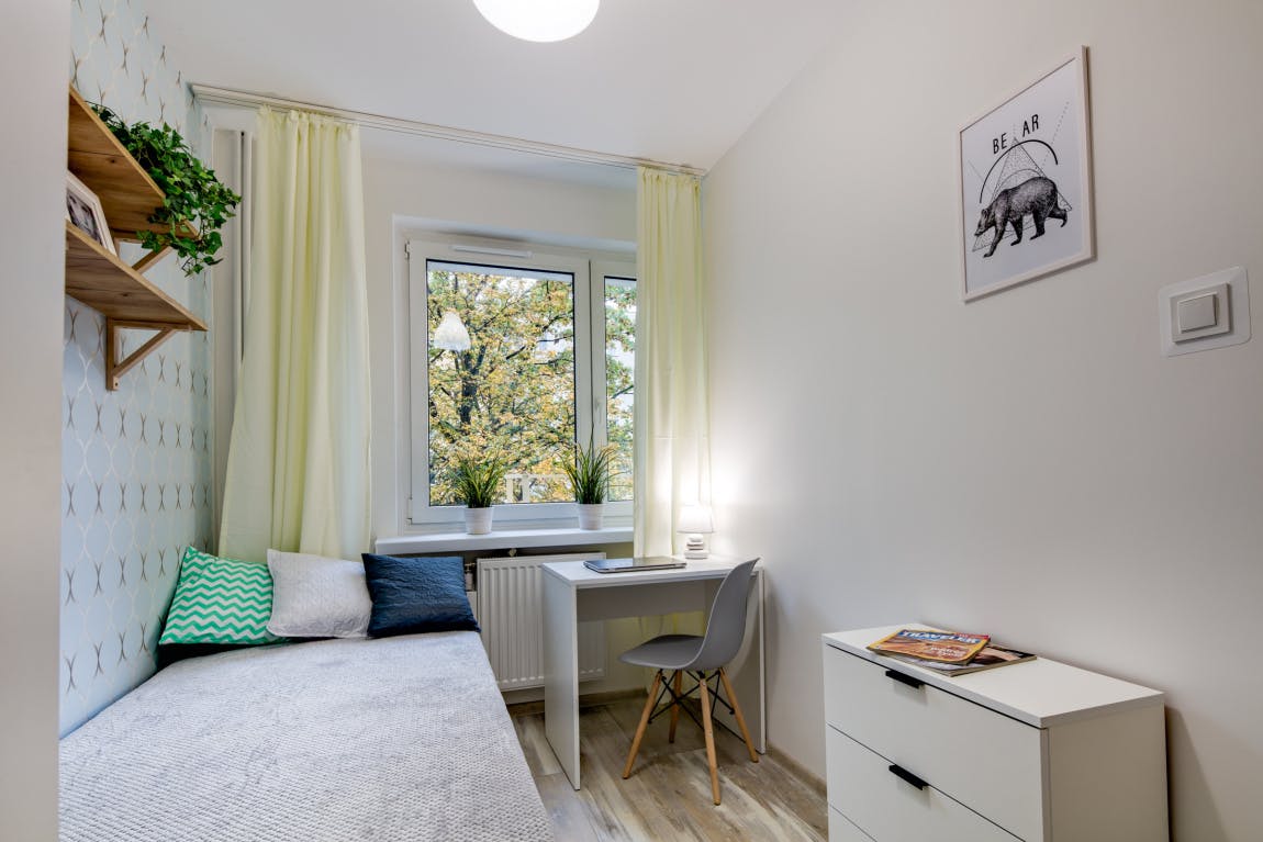 Egejska, Warsaw preview