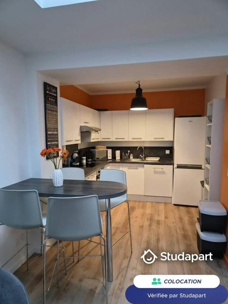 Private room for rent on Rue du Docteur Calmette, Lille - Vue 3