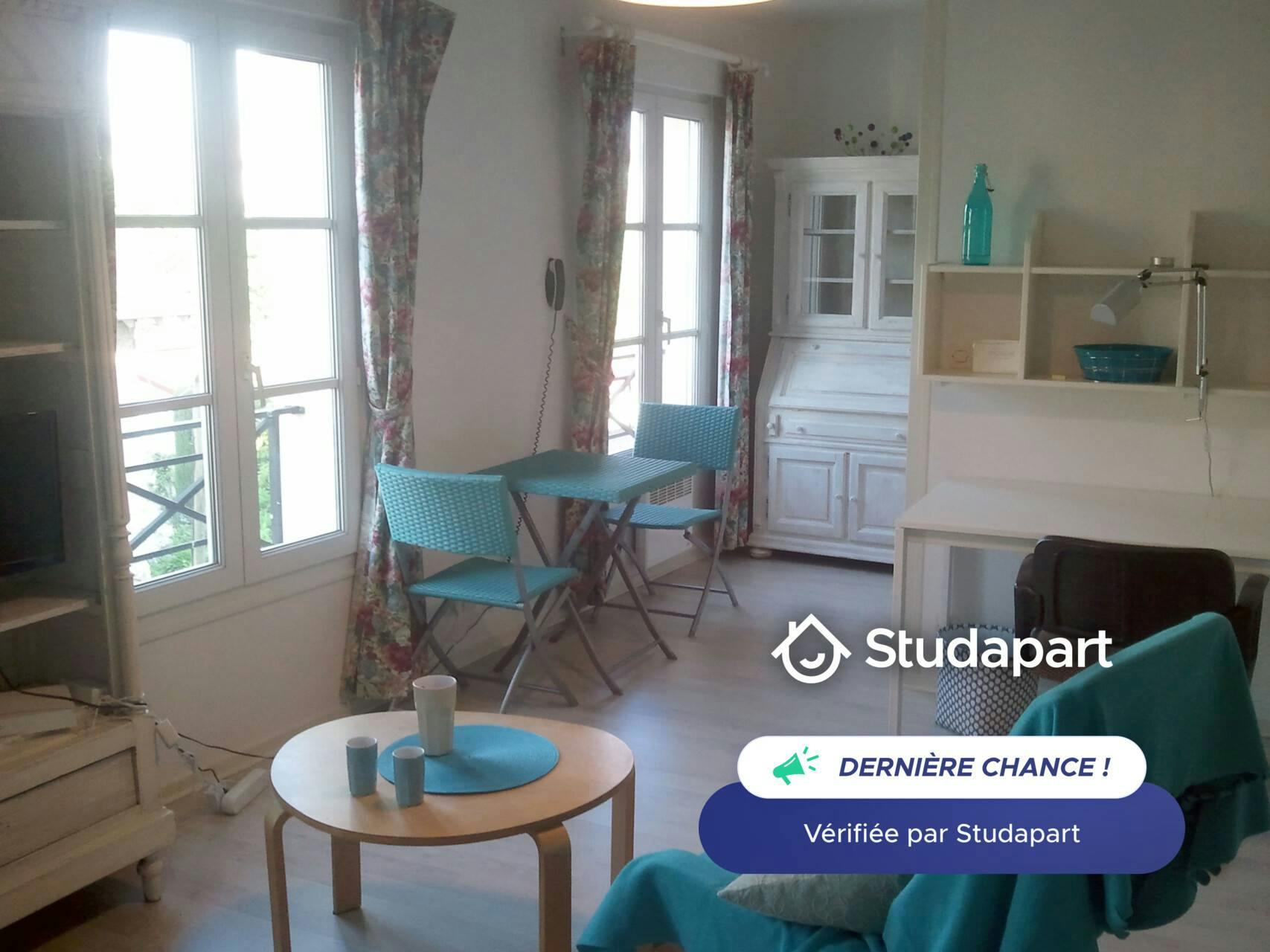 Apartament de închiriat pentru 780 EUR pe lună în Fontainebleau, Rue de Neuville