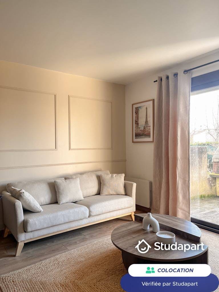 Private room for rent for €400 per month in Poitiers, Rue de Saint-Eloi