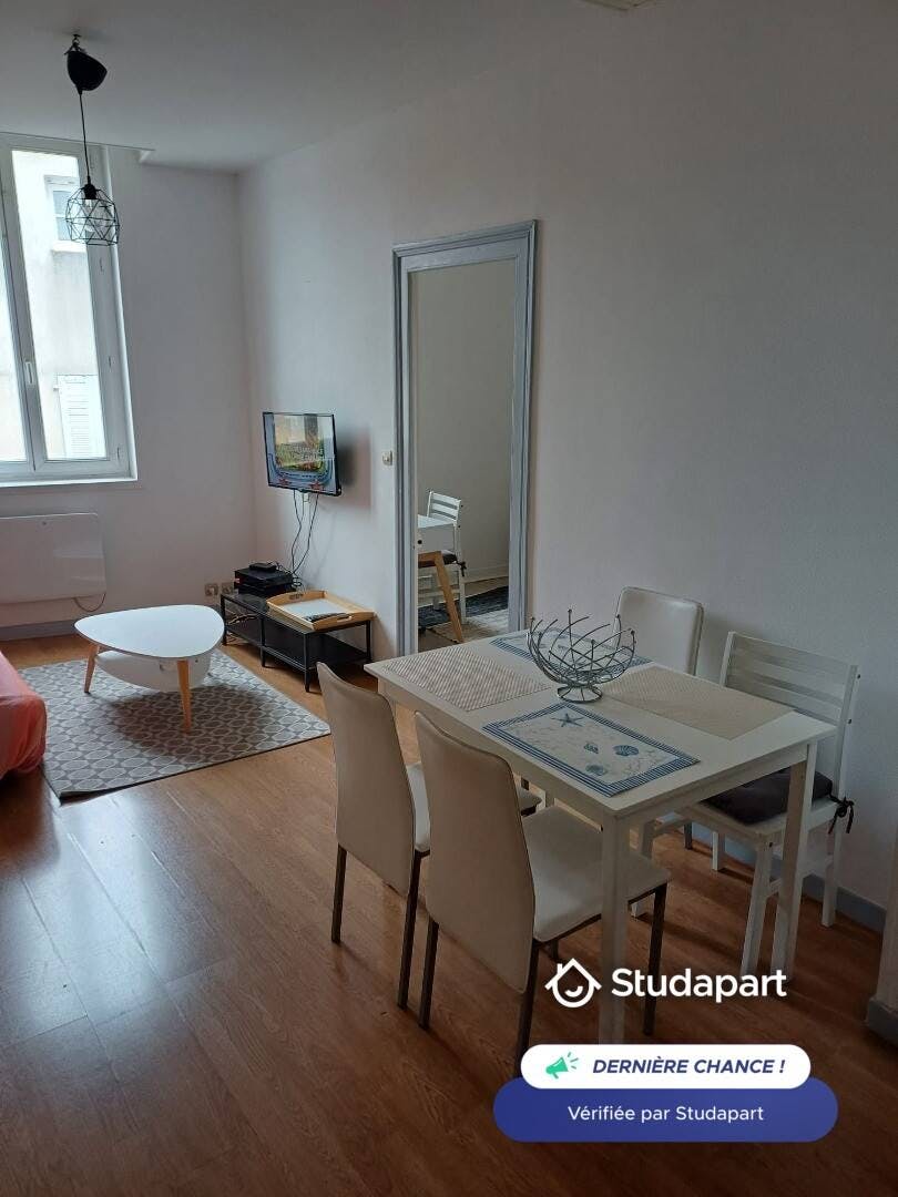 Apartamento en alquiler por 660 € al mes en La Rochelle, Rue Sardinerie