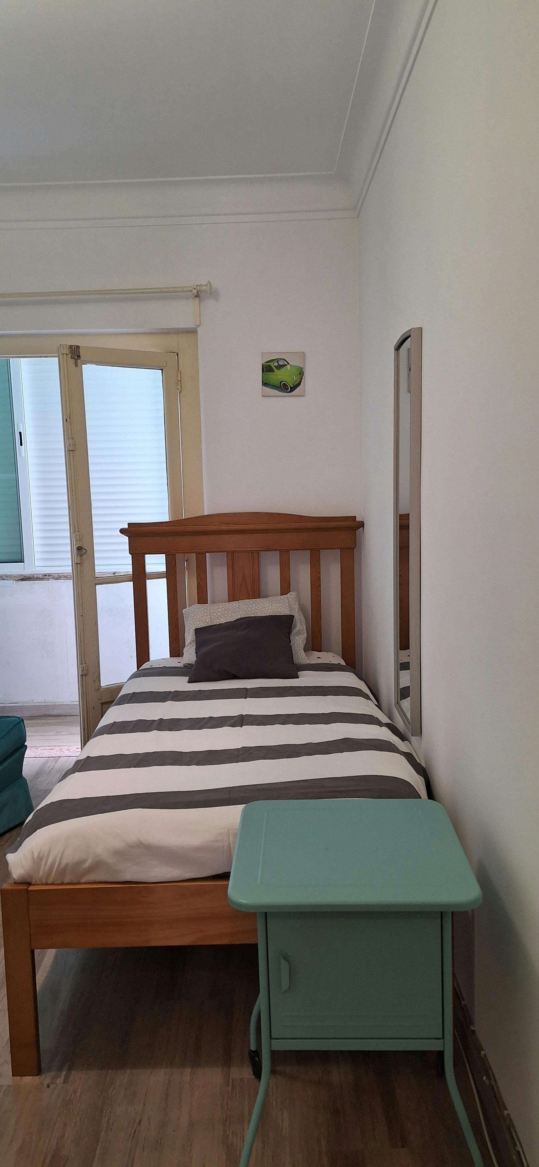 Private room in Rua Francisco de Holanda, Lisbon (1718847) ROOM 1