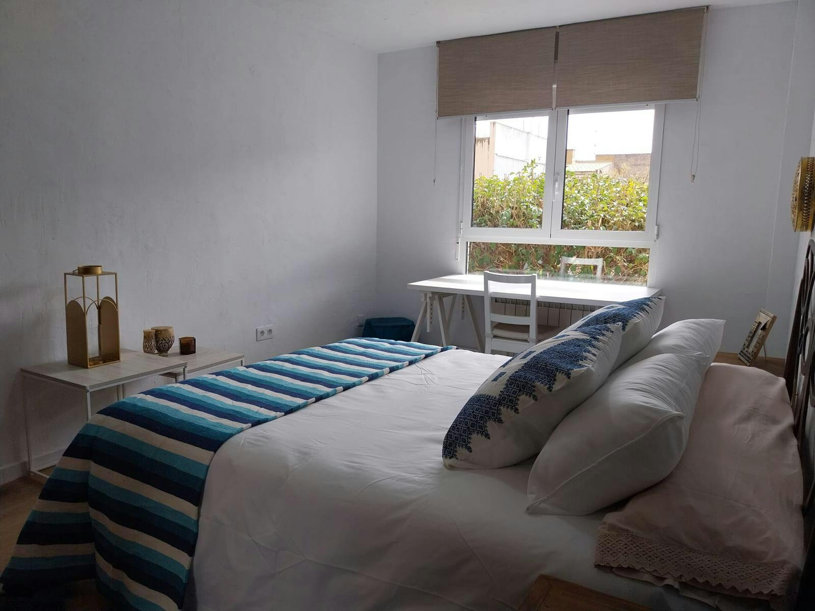 Quarto privado para alugar por € 570 por mês em Alicante, Calle Río Amadorio