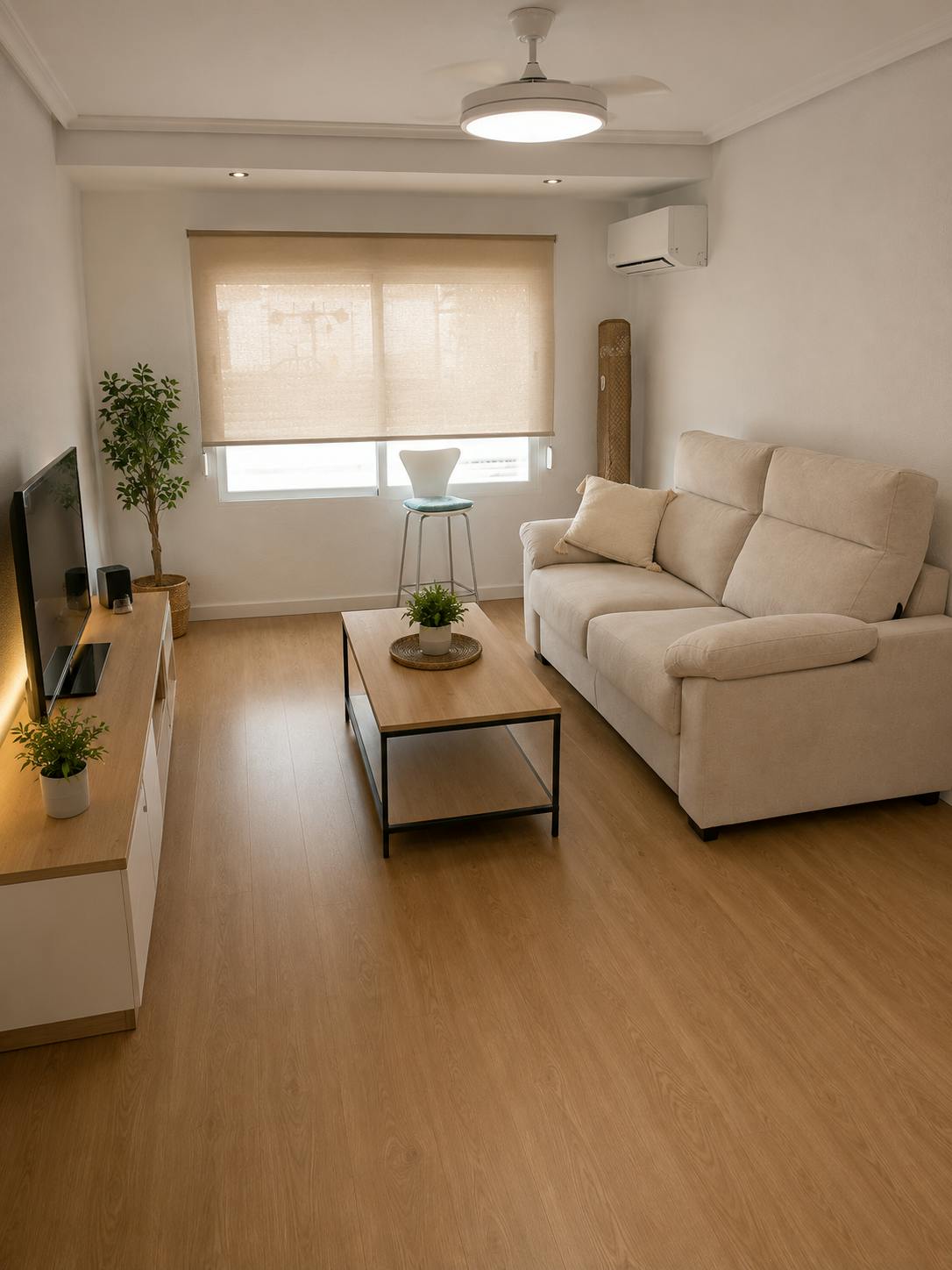 Private room for rent for €575 per month in Alicante, Calle Río Amadorio
