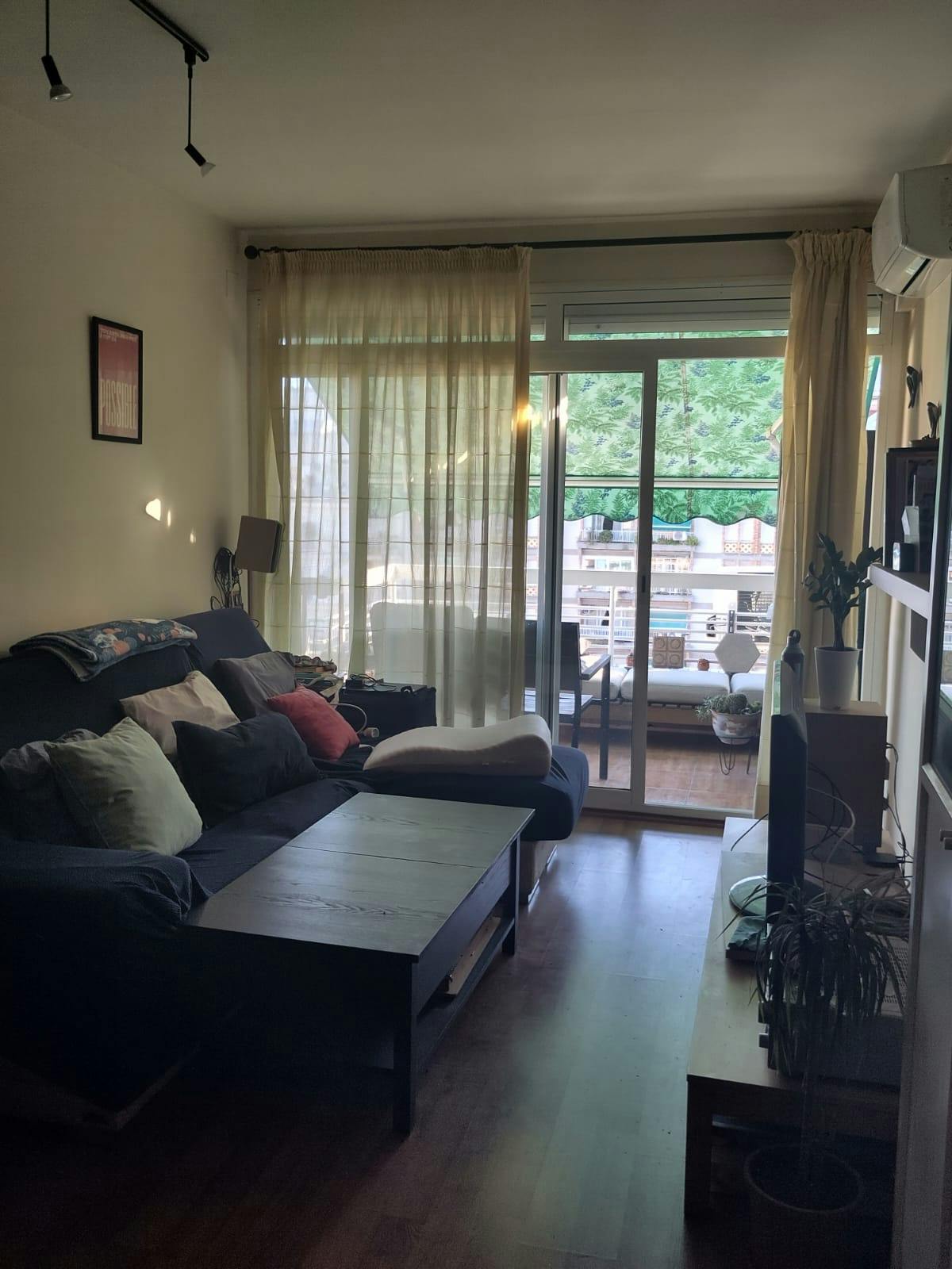 Private room for rent for €550 per month in Barcelona, Carrer d'Espronceda