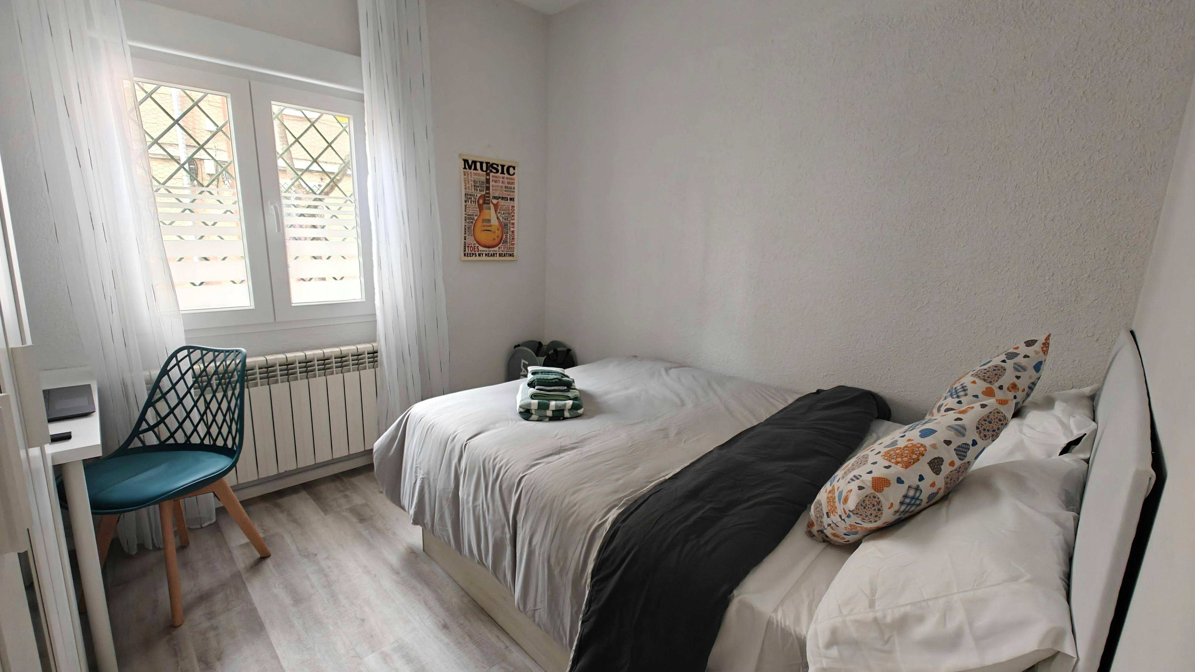 Cameră comună de închiriat pentru 475 EUR pe lună în Madrid, Vía Lusitana