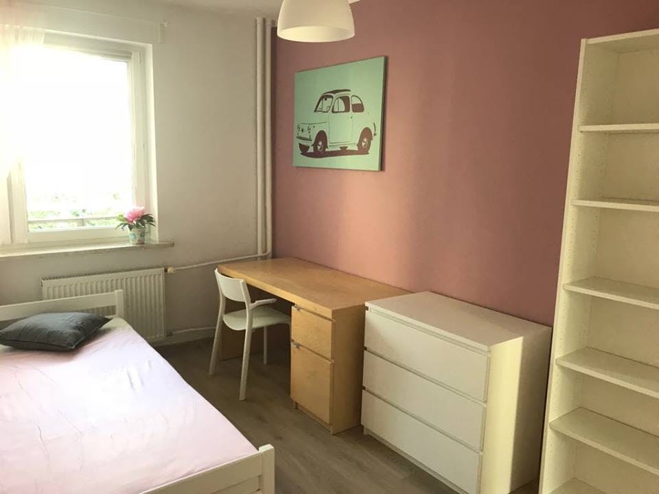 Na Uboczu, Warsaw preview