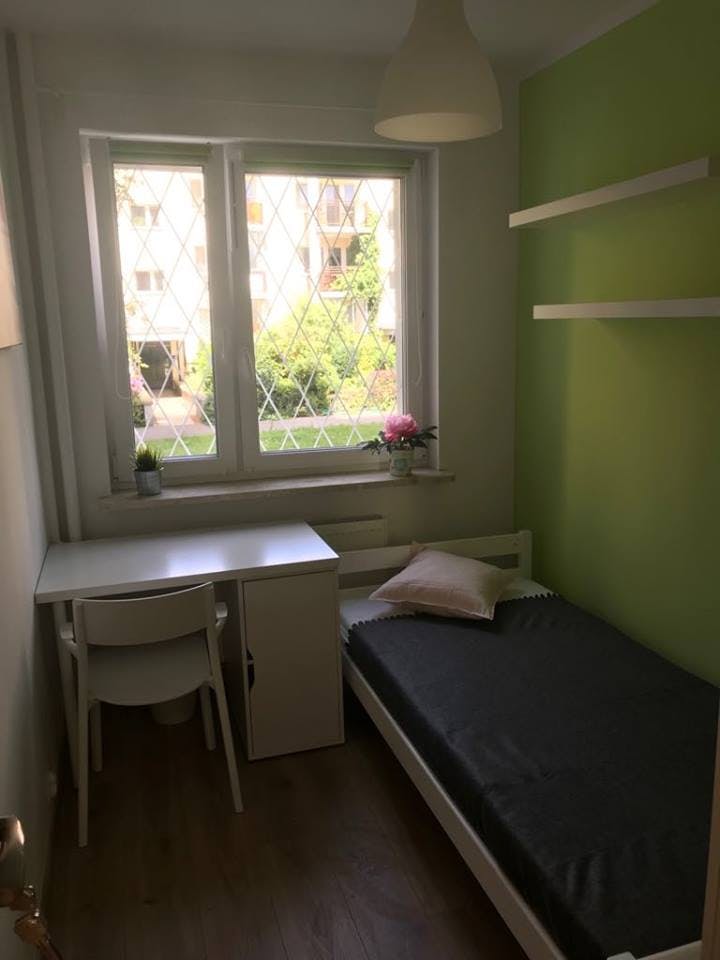 Na Uboczu, Warsaw preview