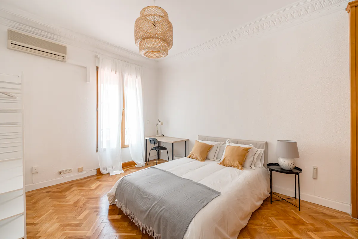 Private room in Calle de Gaztambide, Madrid (1719371) ROOM