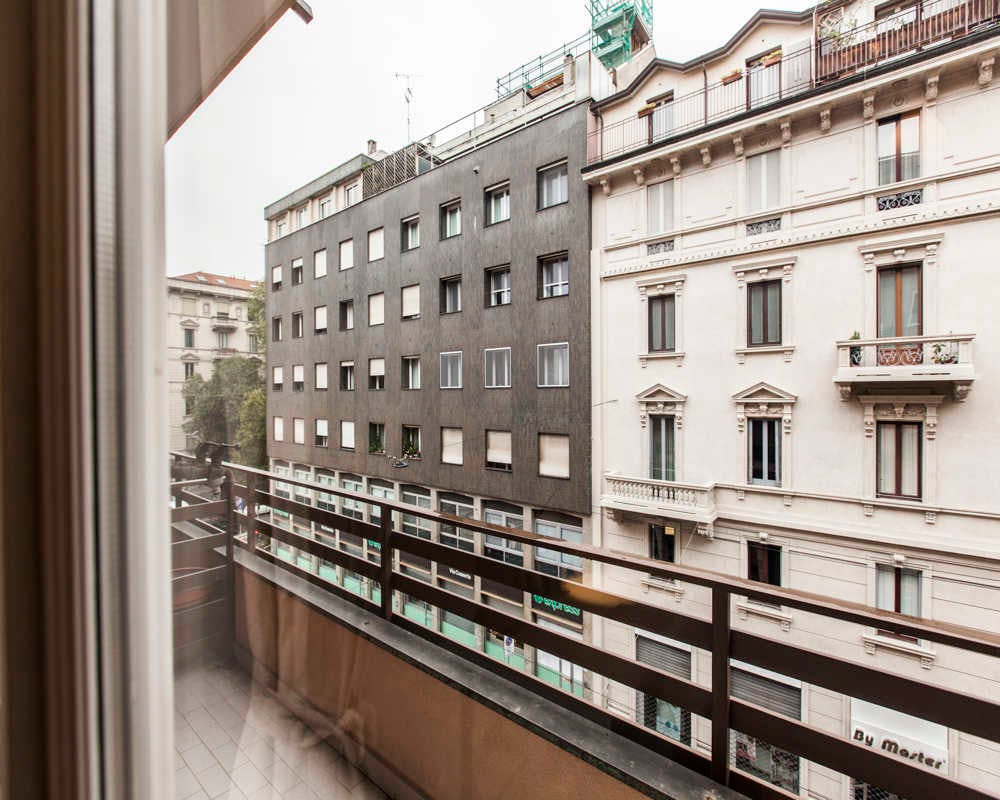 Via Col Moschin, Milan preview