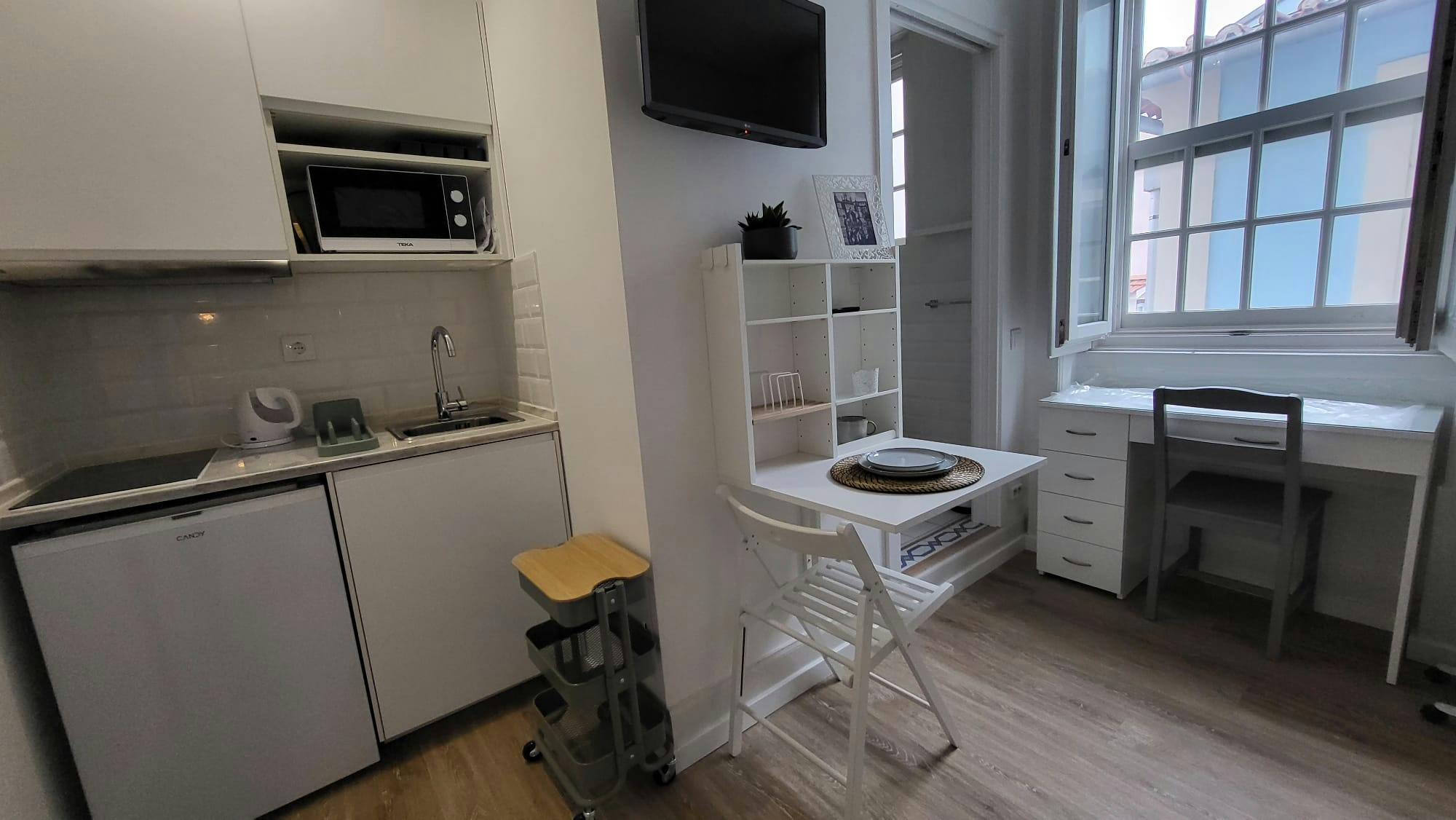 Studio for rent for €550 per month in Coimbra, Rua da Sofia