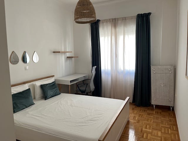 Shared room for rent for €400 per month in Athina, Kipselis