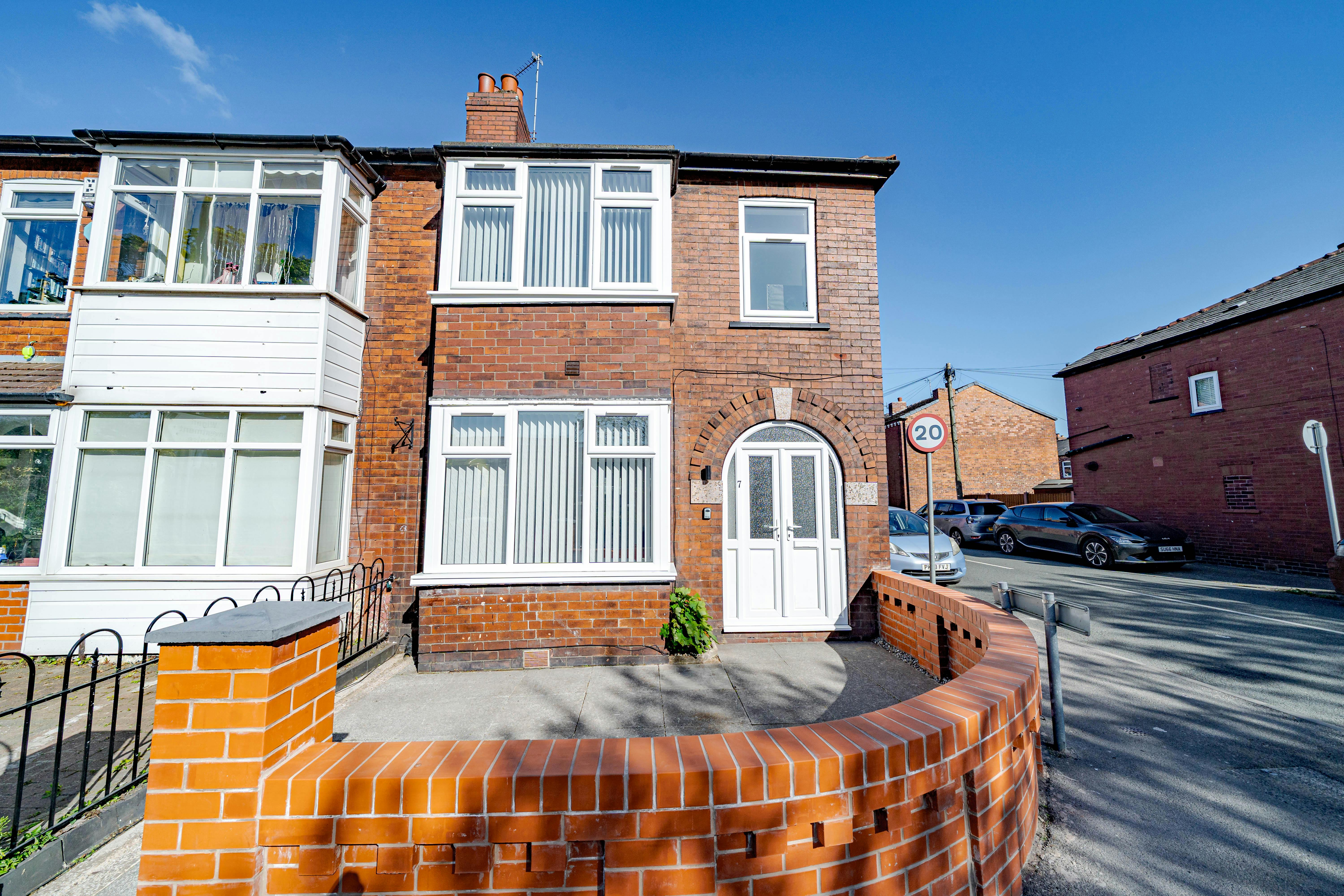 Casa para alugar por £ 3.500 por mês em Wigan, Swan Meadow Road