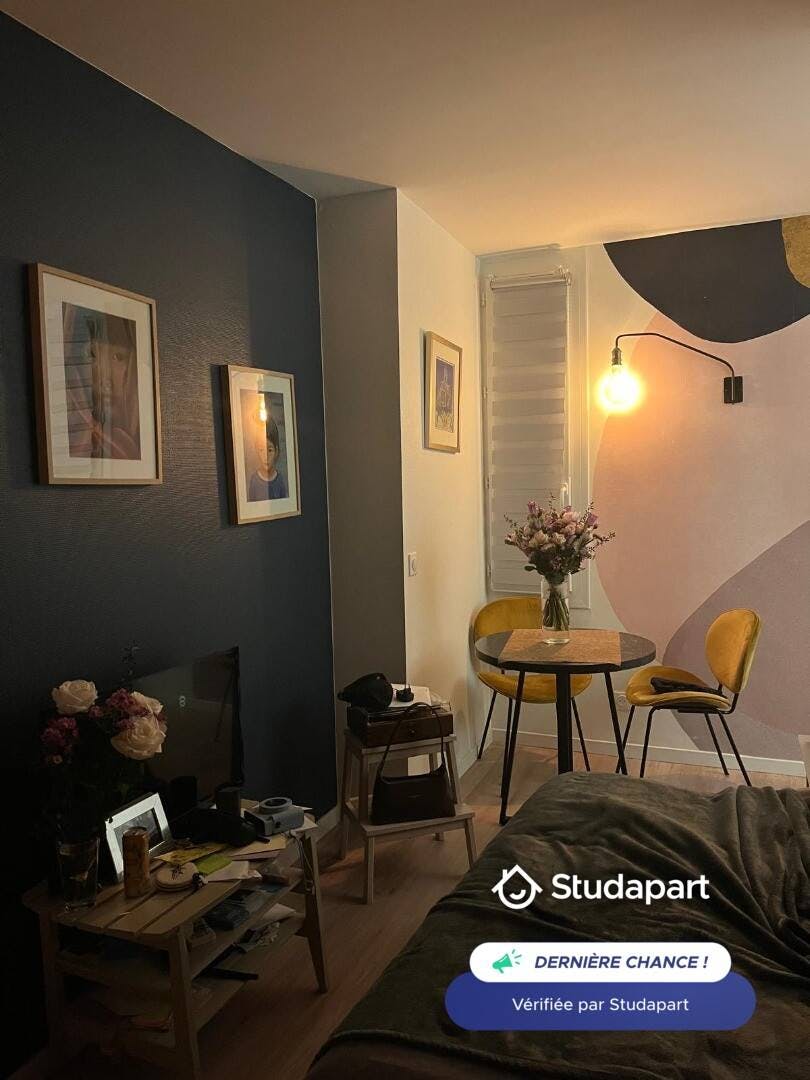 Apartment for rent for €800 per month in Fontainebleau, Rue de France