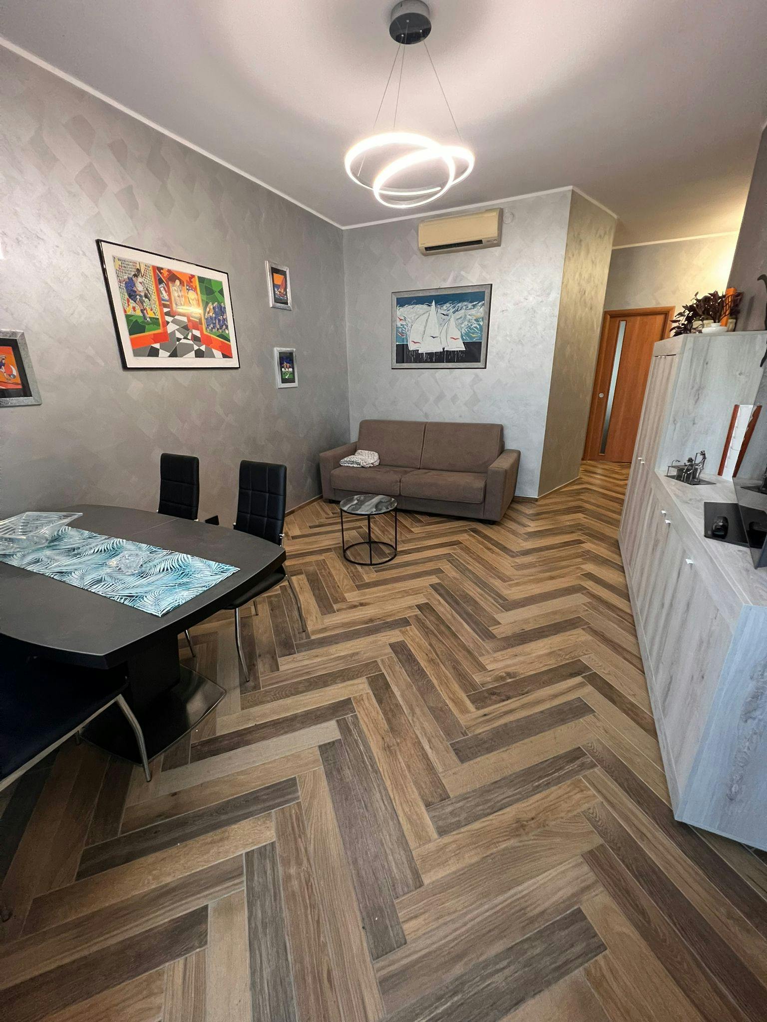Appartamento in affitto a 900 € al mese a Turin, Via Tiziano Vecellio