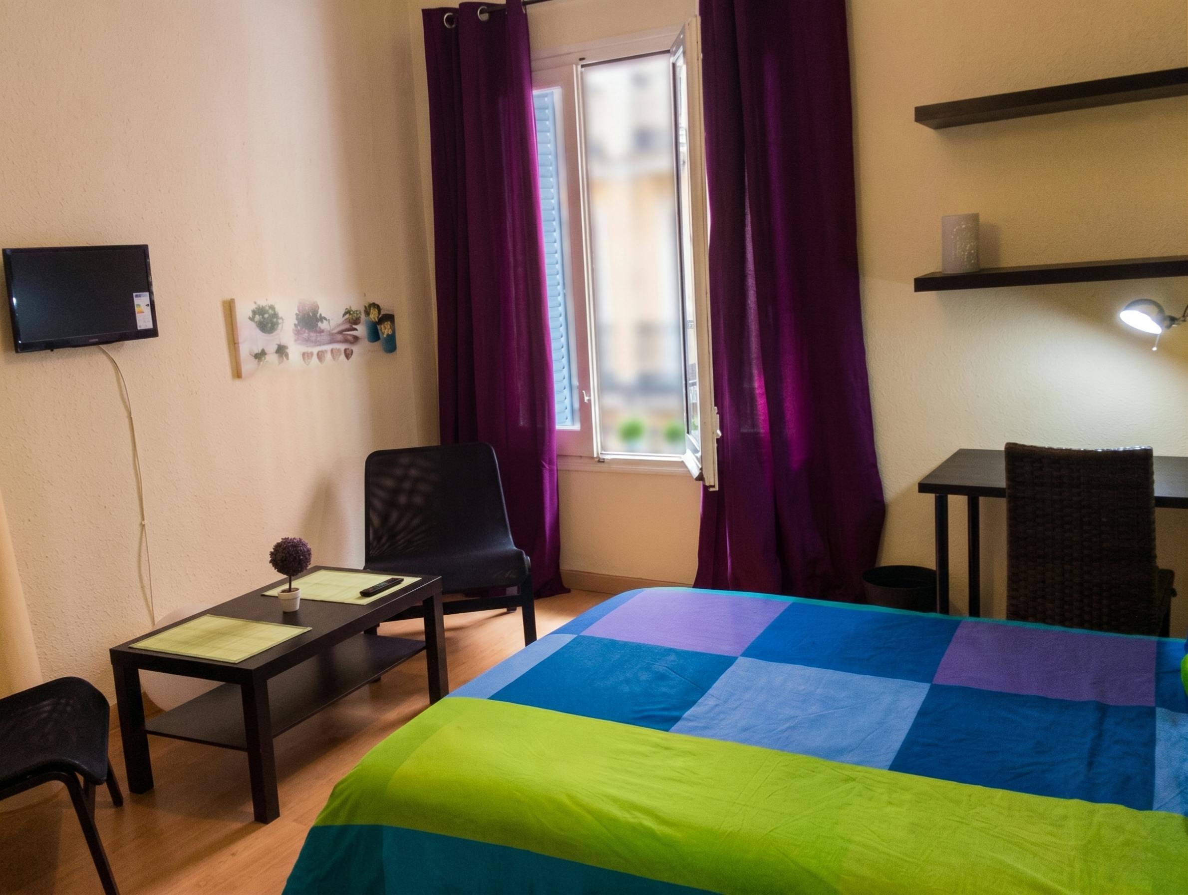 Apartment for rent for €500 per month in Madrid, Calle de Monteleón
