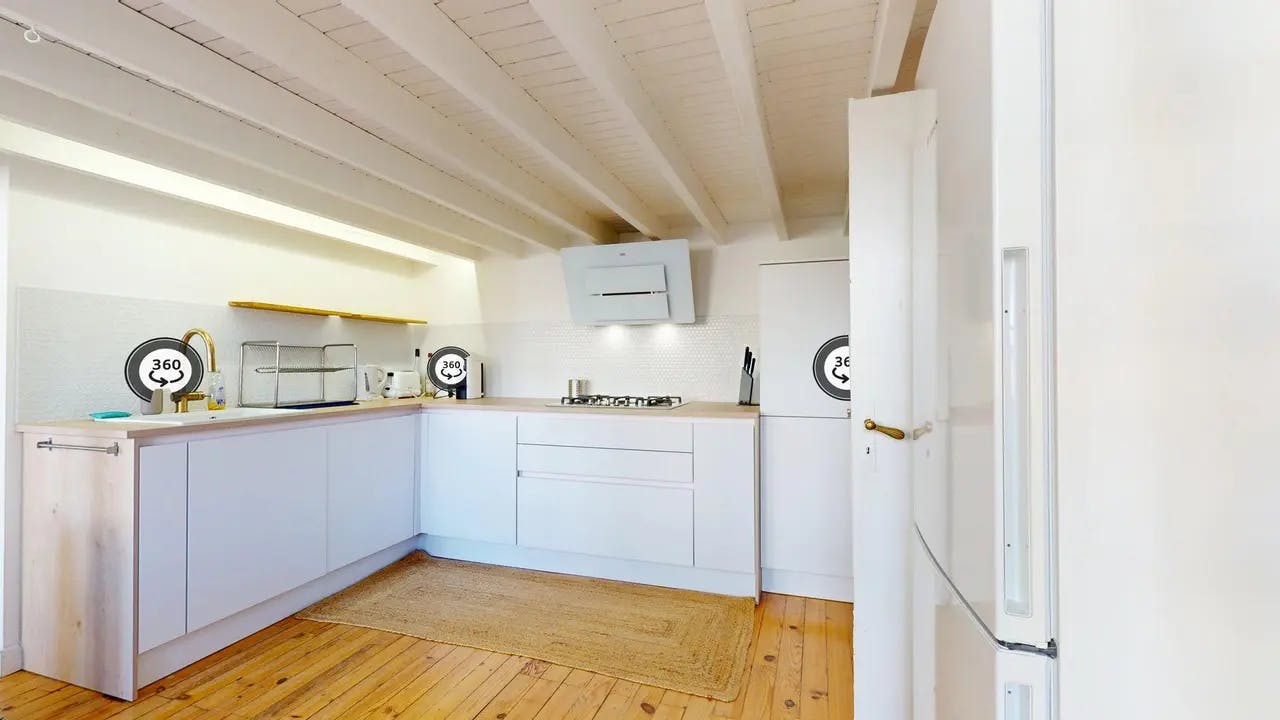 2-Bedroom Apartment in Rue Général de Sève, Lyon (1719764) ROOM 2