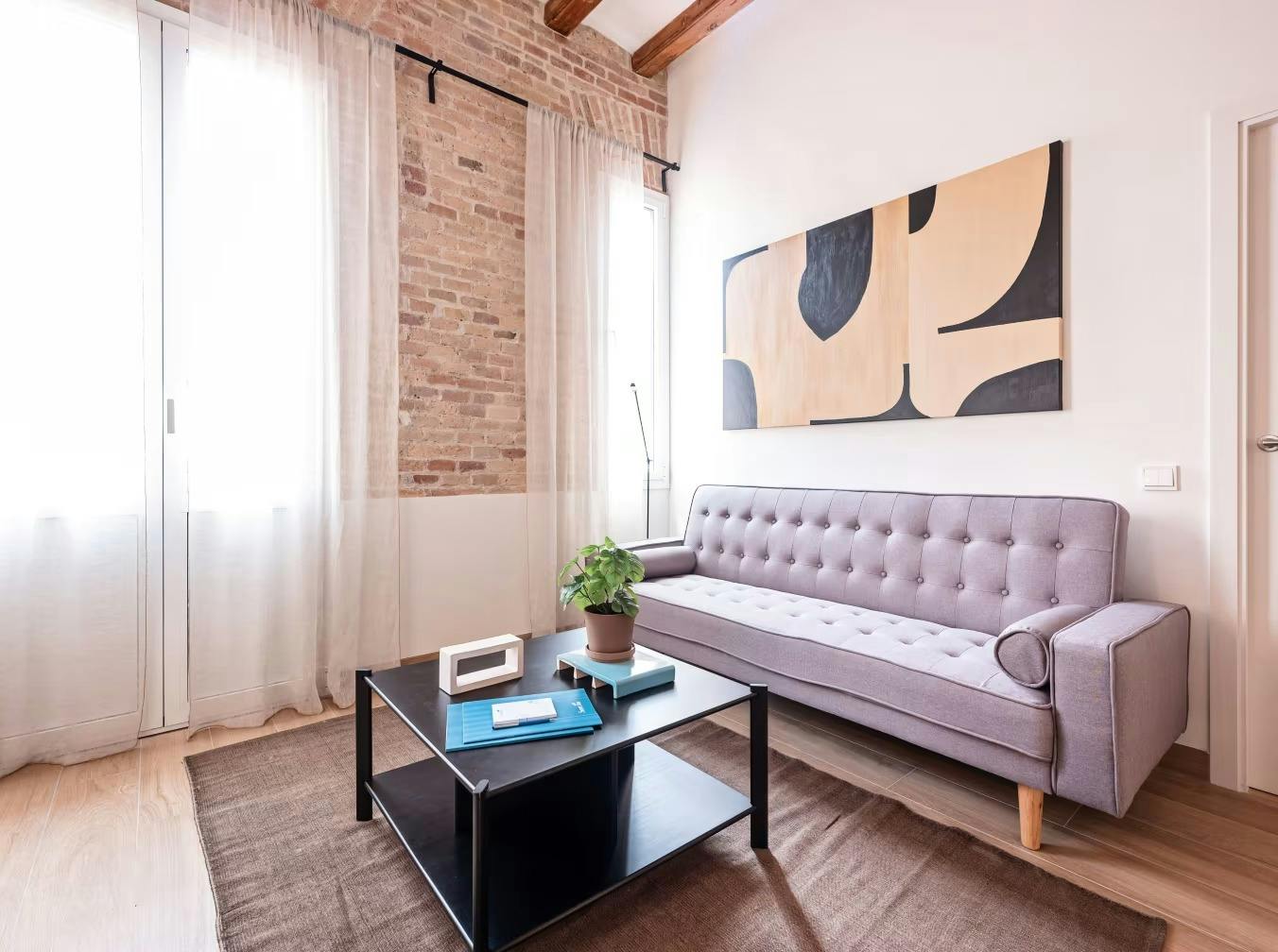 2-Bedroom Apartment in Carrer de Villarroel, Barcelona (1719792) room image 1