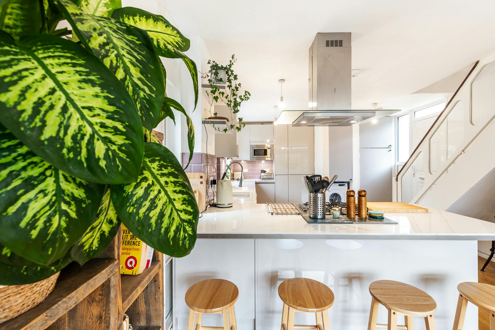 Apartment for rent for £4,256 per month in London, Cedars Road