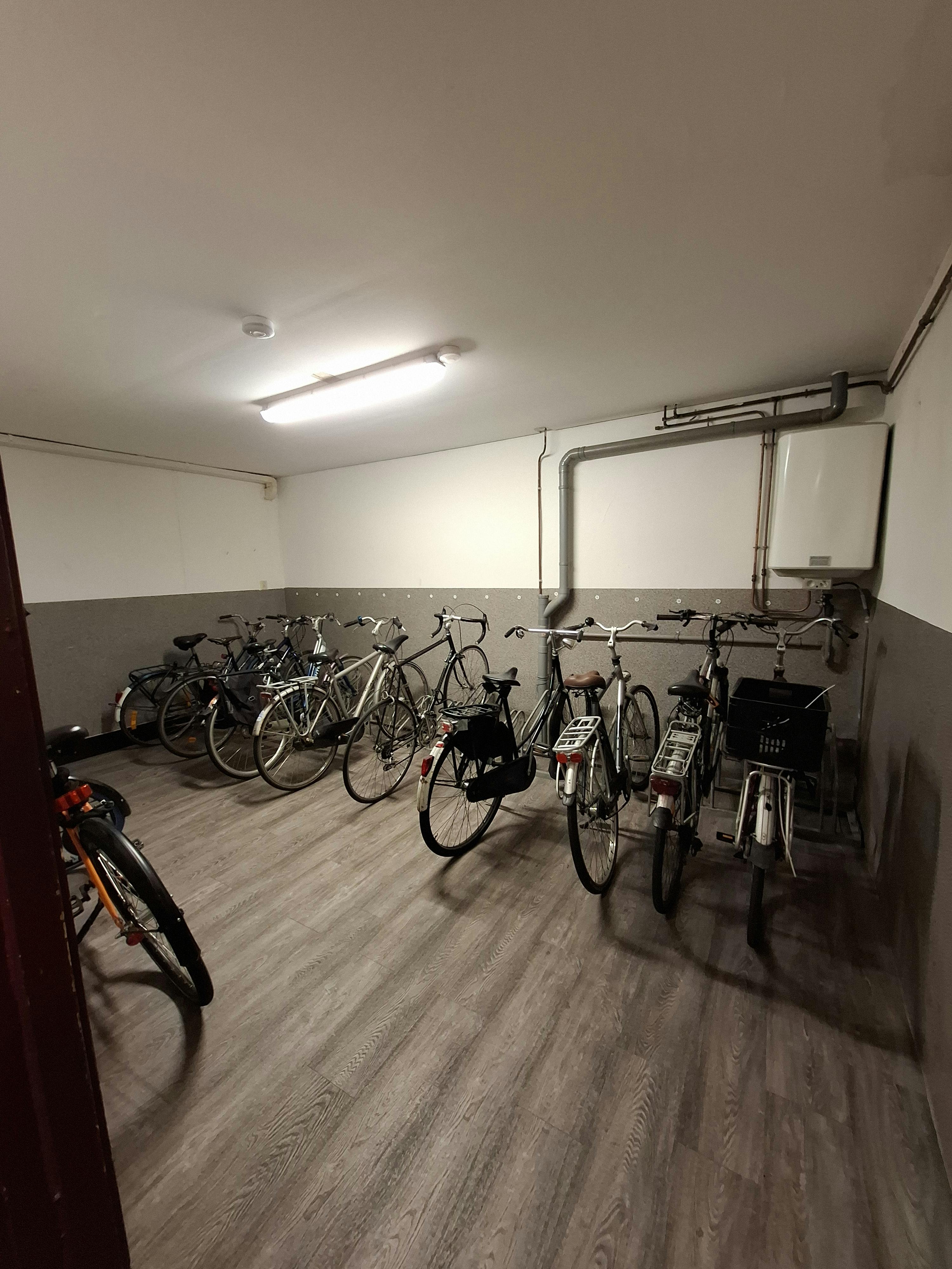 私人房间 正在以 €570 的月租出租，其位于 Rotterdam, Mathenesserdijk