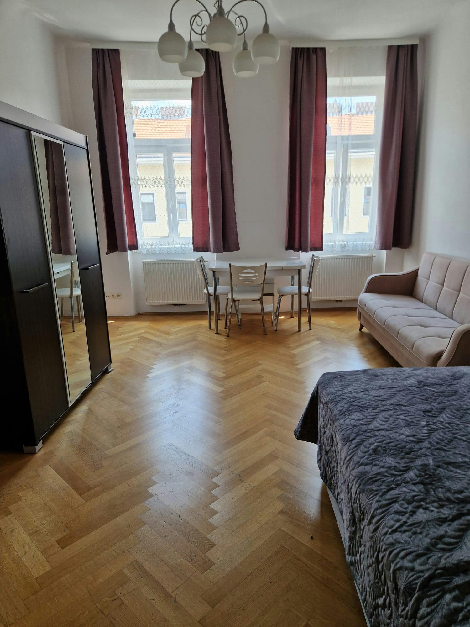 Klosterneuburger Straße, Vienna preview