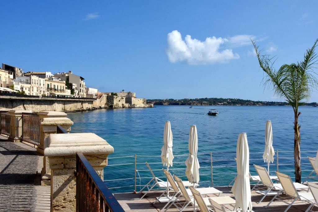 Apartamento en alquiler por 1300 € al mes en Siracusa, Via Mario Minniti
