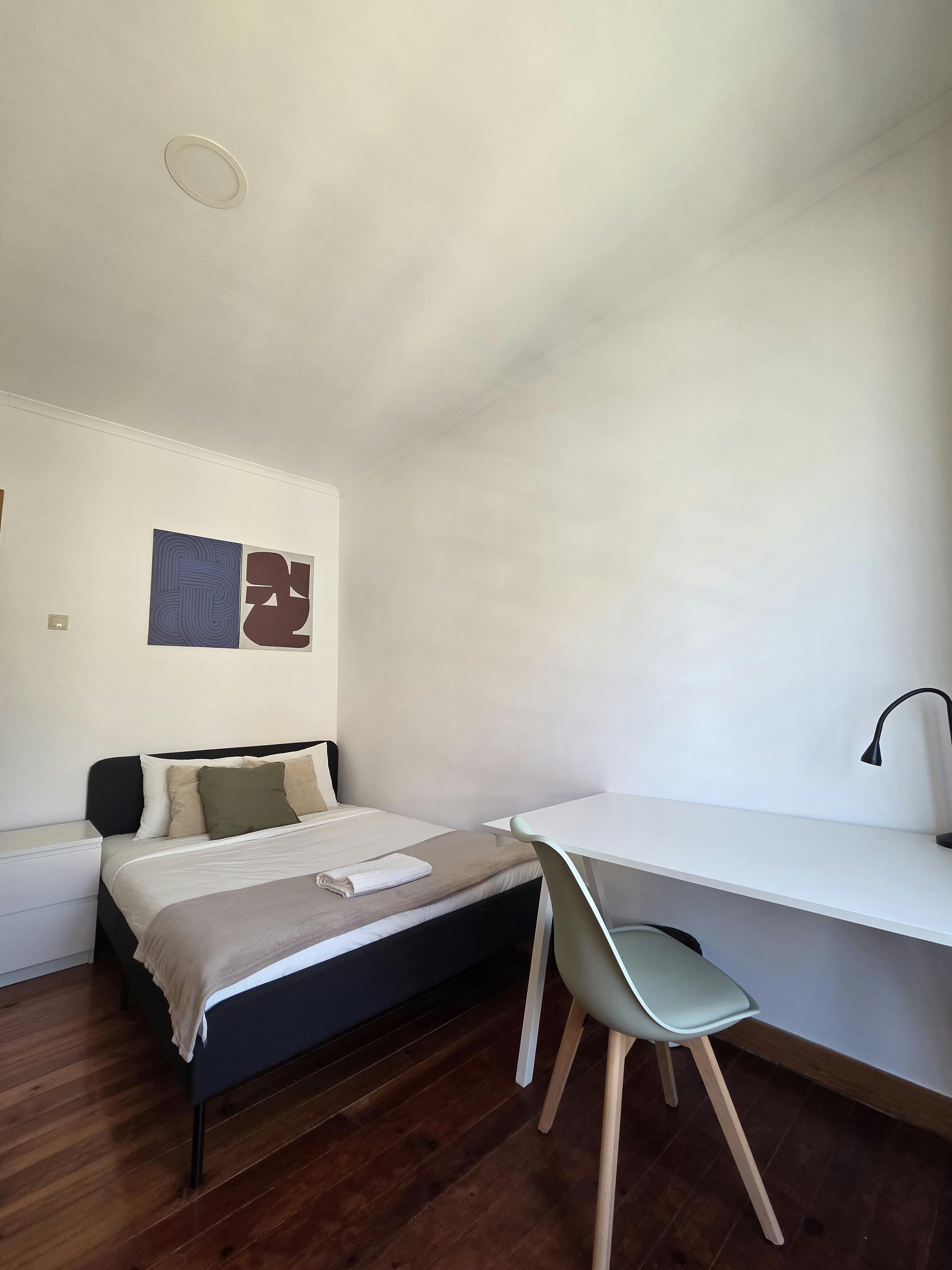 Private room in Rua Cavaleiro de Oliveira, Lisbon (1720133) ROOM