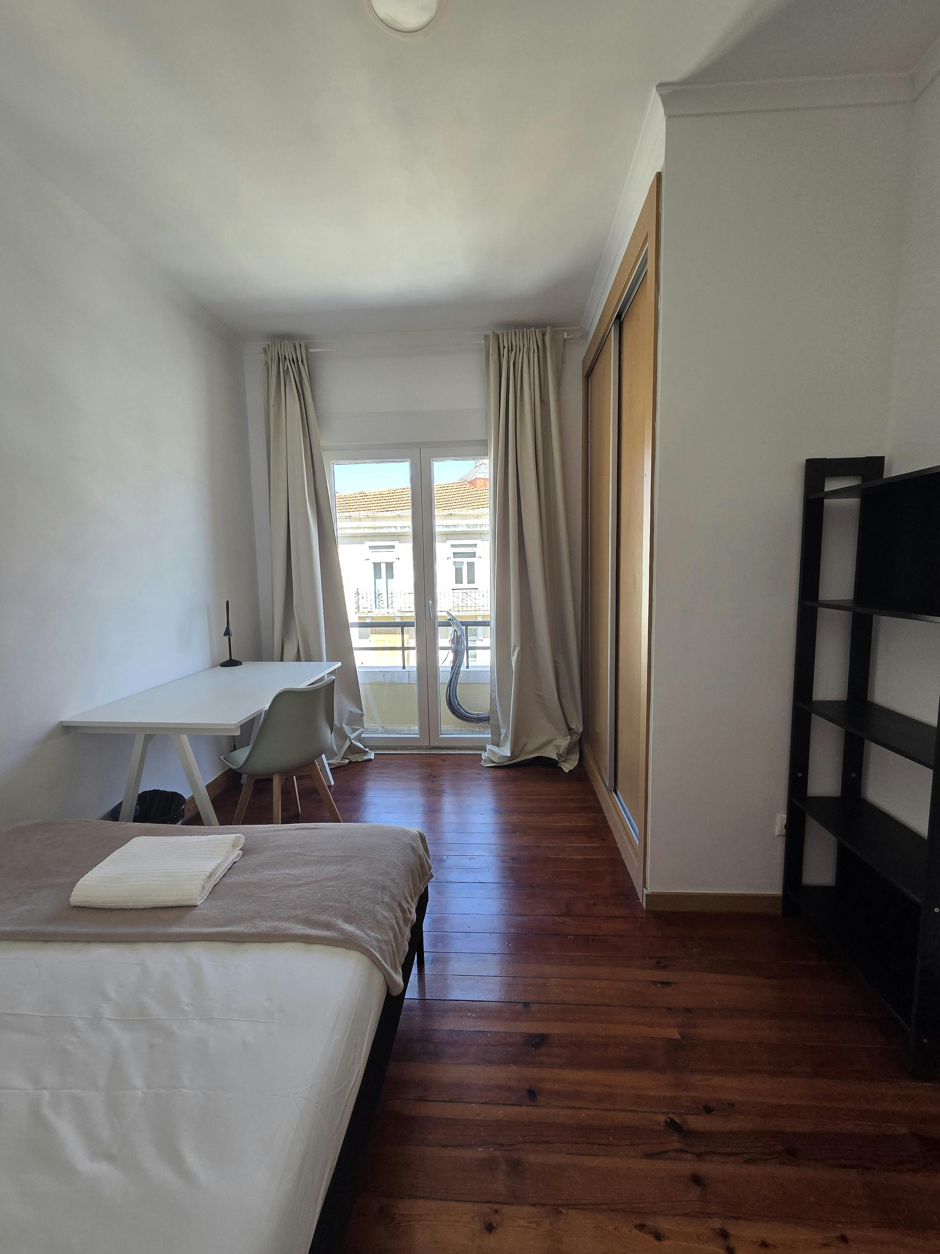 Private room in Rua Cavaleiro de Oliveira, Lisbon (1720133) ROOM 1
