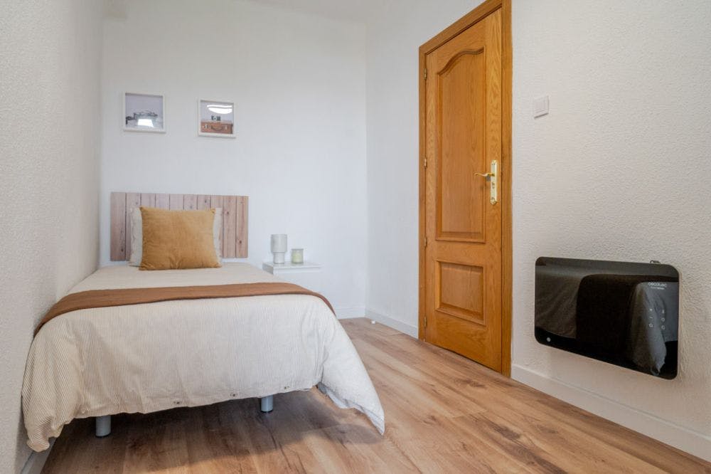 Private room in Calle San Pantaleón, Madrid (1720190) room image 1
